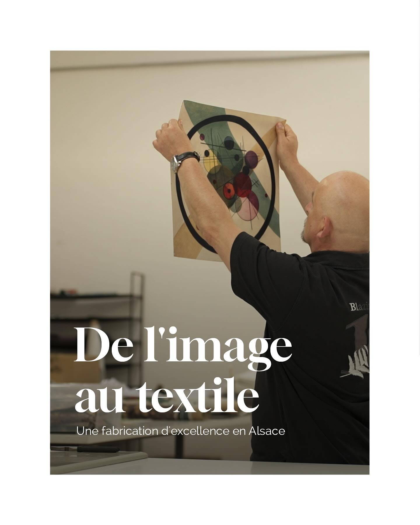 De l’image au textile, il n’y a qu’un fil… et un savoir-faire. ✨
Une fois les créations finalisées, elles passent entre les mains expertes de Sandrine et son équipe, dans son atelier alsacien chez Colorathur.
Impression haute définition, sublimation sur velours, découpe et couture… Chaque étape est réalisée avec rigueur et passion, pour donner naissance à des pièces durables, soignées, et fidèles à l’univers d’Artemuze.
📍Ancrée en Alsace, cette fabrication locale est au cœur de notre démarche : allier art, exigence et production responsable.
📲 Faites défiler le carrousel pour découvrir les coulisses de cette fabrication d’excellence.
#artemuze #fabricationfrançaise #madeinalsace #savoirfairelocal #impressiontextile #sublimation #designfrançais #velourspremium #décorationresponsable #créationtextile