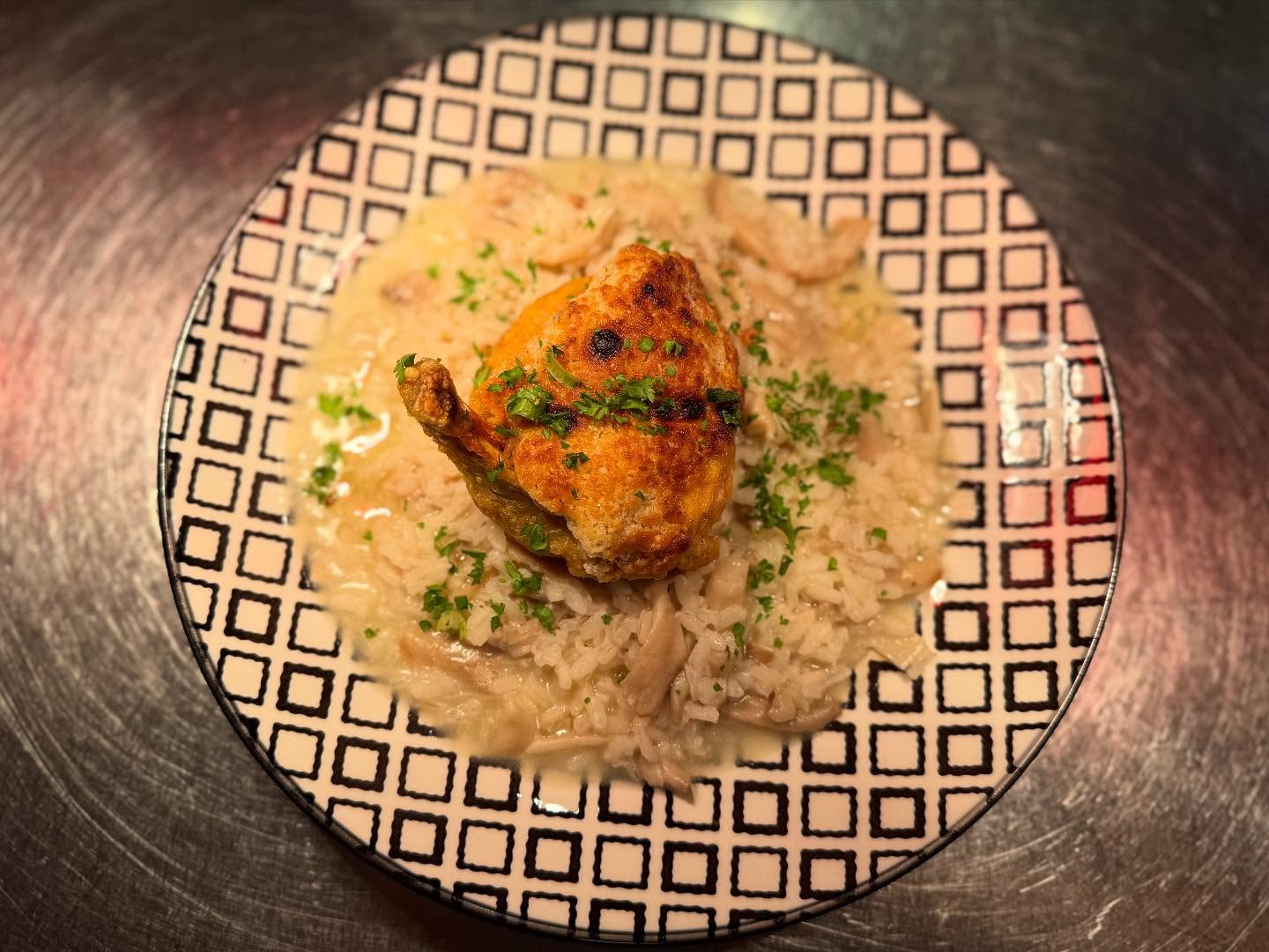 🍽️ Découvrez notre 𝐬𝐮𝐩𝐫𝐞̂𝐦𝐞 𝐝𝐞 𝐯𝐨𝐥𝐚𝐢𝐥𝐥𝐞, préparé avec soin et servi avec tout le savoir-faire de la maison 🧑🍳
À déguster sans modération 𝘼𝙪 𝙋’𝙩𝙞𝙩 𝙈𝙖𝙭 – 𝙋𝙡𝙖𝙘𝙚 𝙙’𝘼𝙧𝙢𝙚𝙨 ✨
📍 Réservez votre table dès maintenant et laissez-vous tenter !
#luxembourgrestaurant #auptitmax #placedarmes #foodlovers #yummy