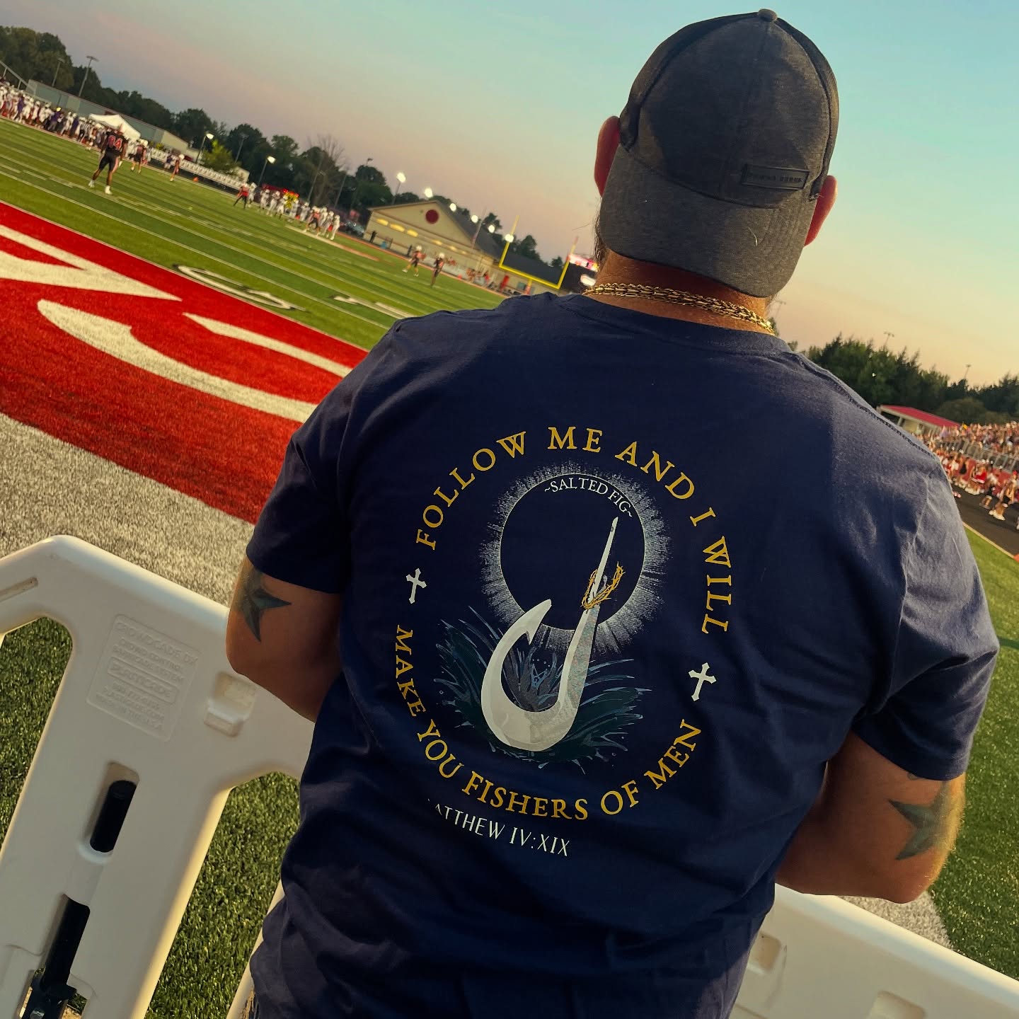 FISHERS OF MEN // MATTHEW 4:19
Christ’s call to follow him and make disciples of the world is not just an evangelistic catchphrase. We are all dead in our sin and he offers hope, healing, and eternal life despite our inability to do it on our own. Amazing grace!
📸: @woo_woo_kid43 with our “FISHERS OF MEN” tee spreading this truth message to others