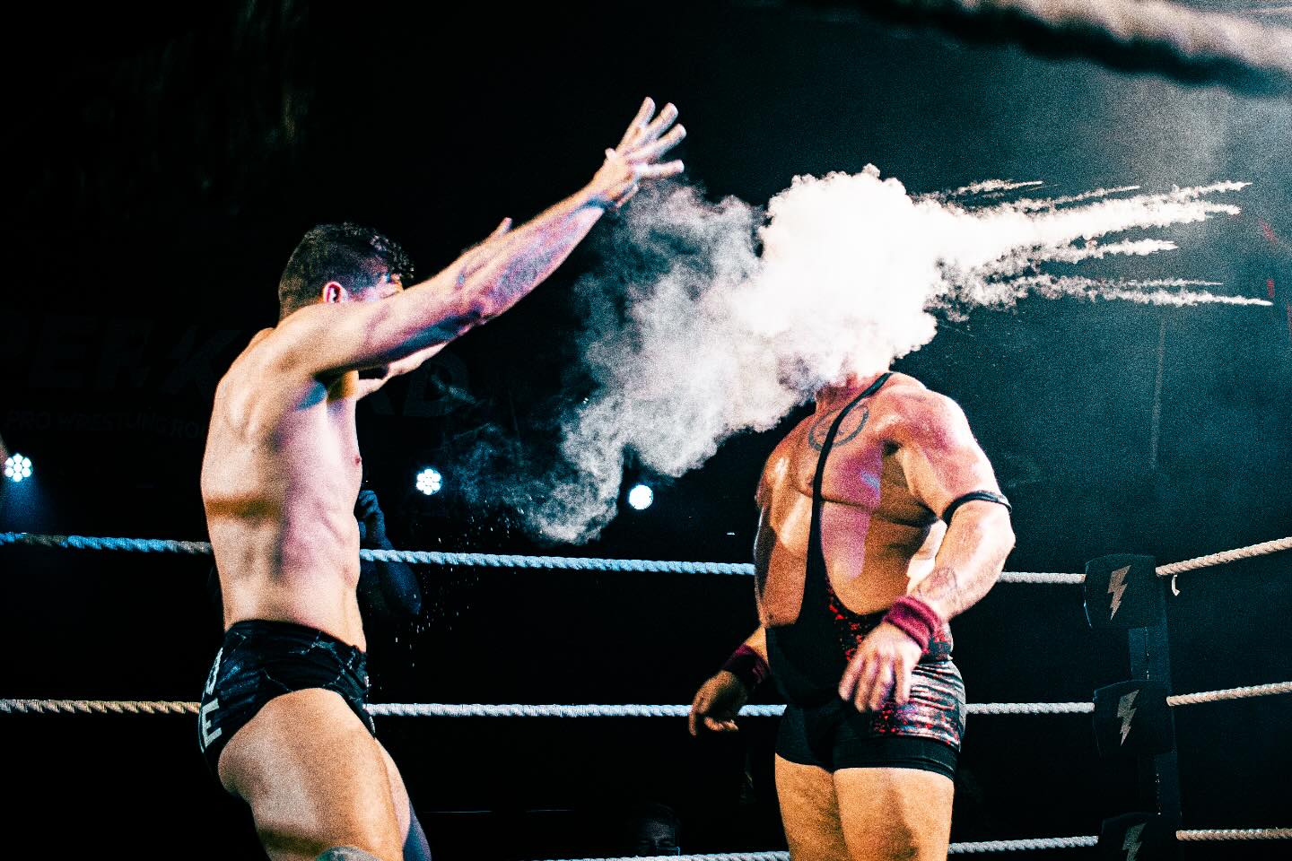 Just like that we had Magic @iampsychomike 📸 @prophecyys. Don’t miss what tricks Mike has up his “sleeve” September 26 at the Great Hall