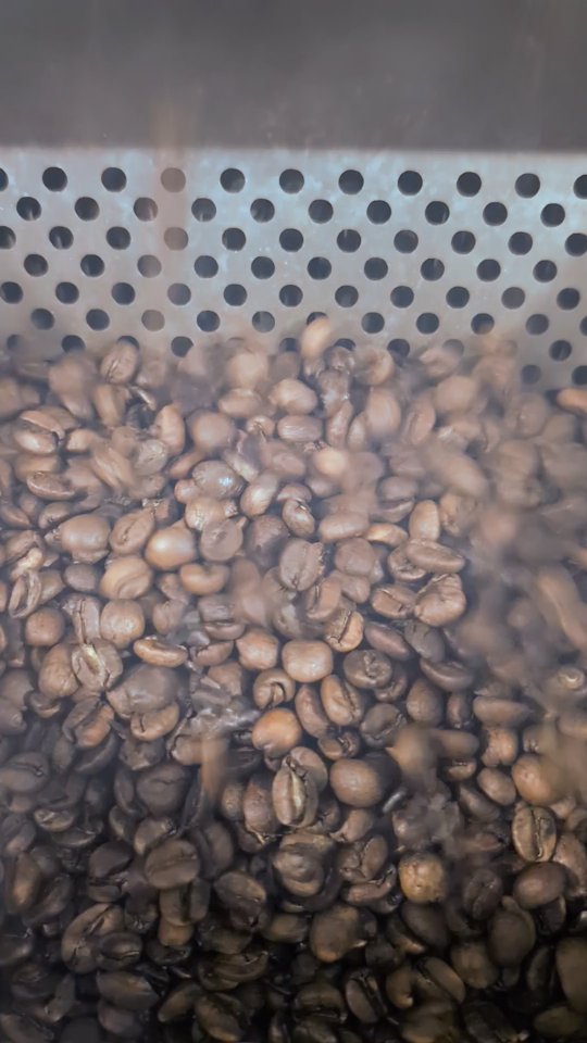 A truly special coffee coming soon.....
A Costa Rican Black Honey Wash
Complex notes, blackberry, molasses and winey.
properroastcoffee.com