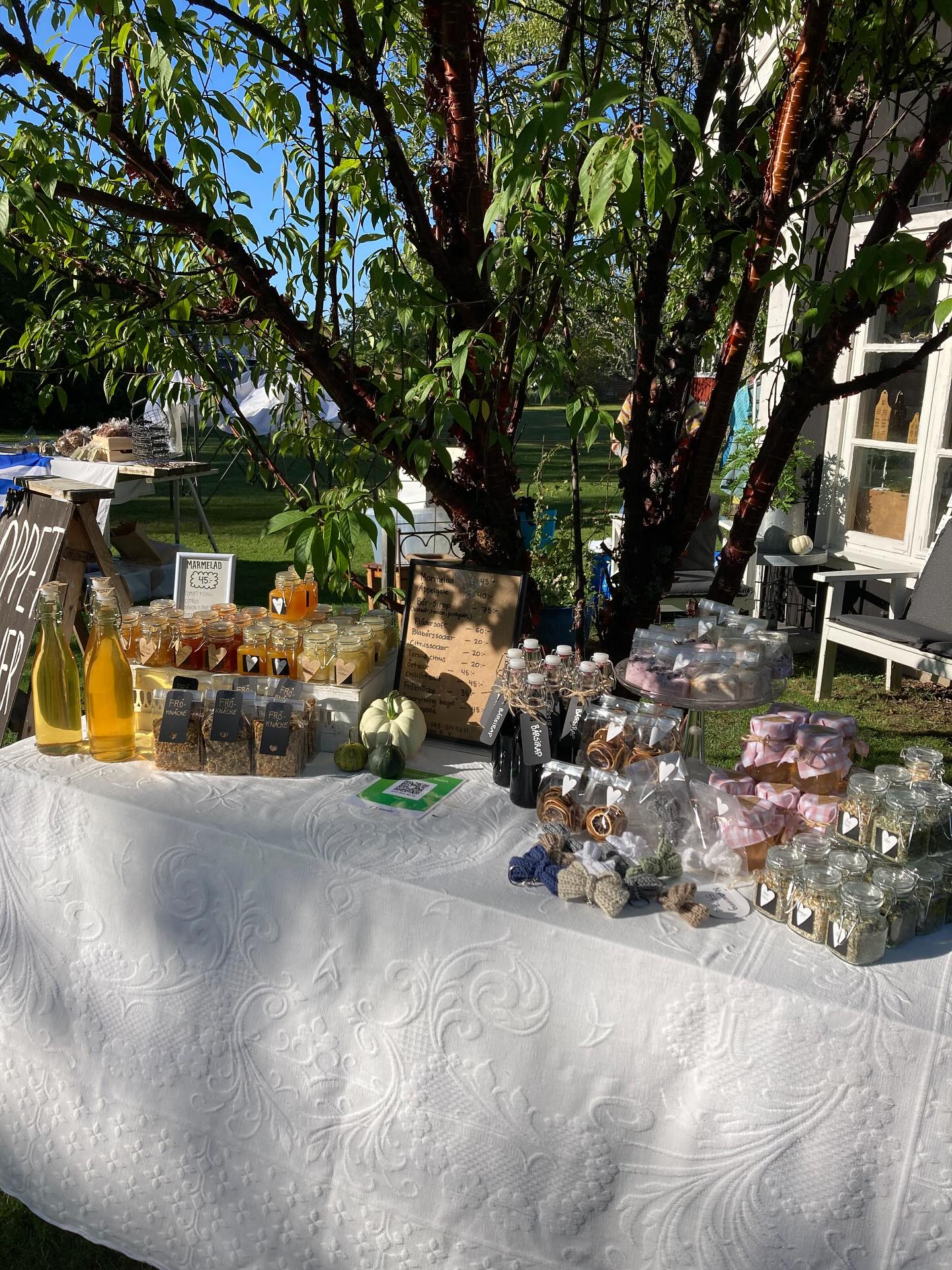 Finns lite gottigheter att handla med sig hem🍎