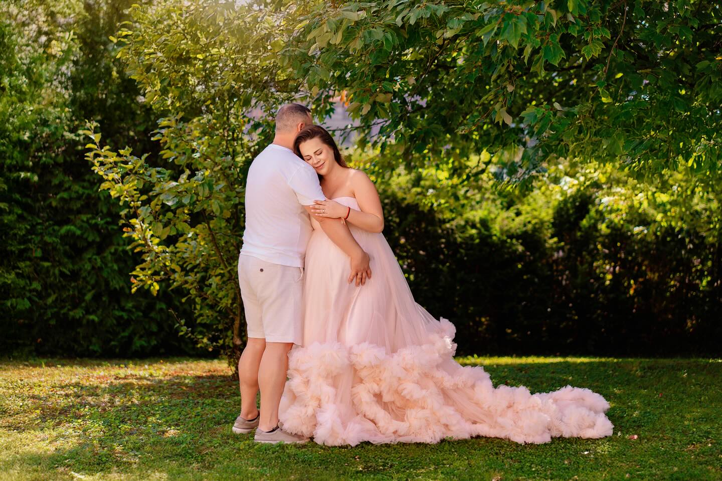 As mentioned earlier, here are some lovely shots of the studio garden from the previous post 🤍🤍🤍.
.
.
.
Newborn, Family & Maternity Photographer in Zürich area | Ksenia Photography
.
.
Neugeborenen-, Familien- & Schwangerschaftsfotografin im Raum Zürich | Ksenia Photography
.
.
.
.
. #maternityphotography #motherhood #zurich_switzerland❤️ #newlife #pregnant #pregnancy #schwanger #schwangerschaft #mutter #baby #babybellyshooting #babybauch #momlife #outdoor #momtogs_mamas #momtobe #swissmom #boho #magnolia #babymom #schwangerschaftsshooting #baby2025 #secondtrimester #cute_pregnancy #maternityfashion #maternityshoot #babybauchfotos