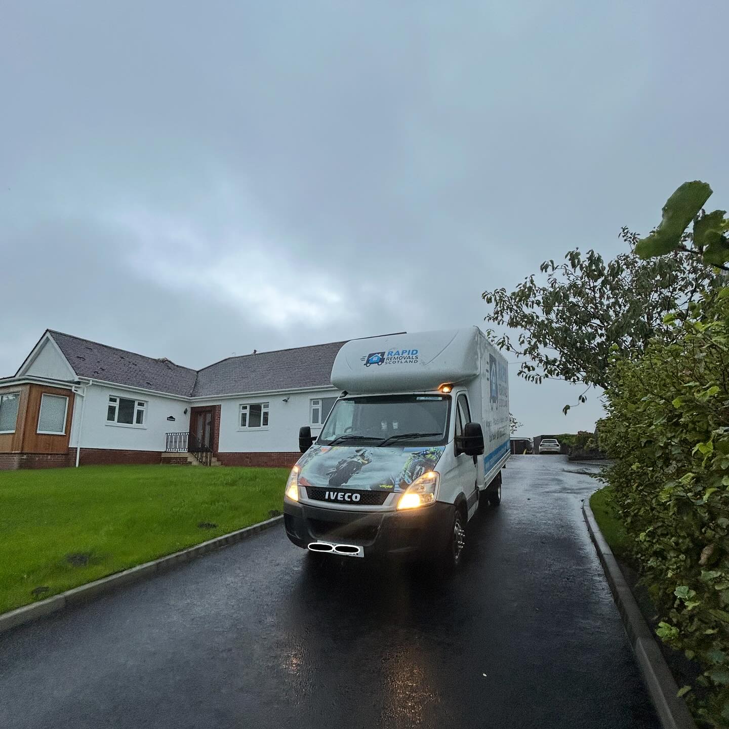 As the weather turns in Scotland, it certainly won’t slow us down! 🏴
A great day, smoothly moving a lovely family and their fantastic pets into a gorgeous cottage 🏠
As always, we’re rapid by name, reliable by nature.. even when it tries to stop us 🌧️
#fyp #VanRemoval #MovingServices #Stirling #Scotland #moving #HomeMove #LocalBusiness #van #removal #localbrand #trend #vans #manwithvan #storage #house #home #supportlocal