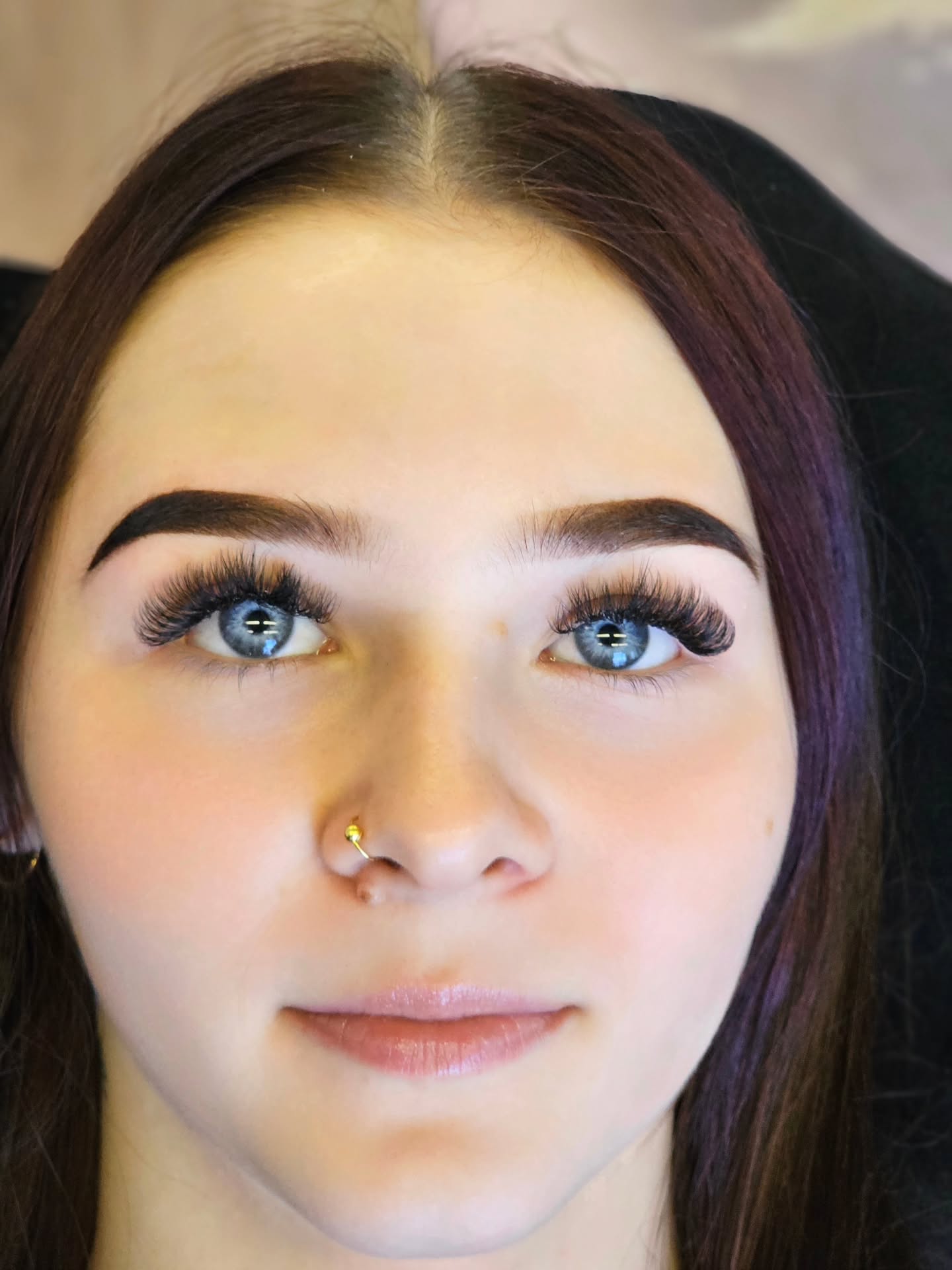 ✨️
✨️UUSI PALVELU✨️
💥AIRBRUSH KULMAT💥
Täydelliset, luonnollisen pehmeät ja huolitellut kulmat. Väri suihkutetaan hennosti iholle ja kulmakarvoihin airbrush-tekniikalla, mikä takaa tasaisen lopputuloksen. OMBRE värjäys; kulmien alku hennommalla tummentuen loppuosaa kohti.
💥 Sävyttää sekä ihon että karvat
💥Kulman muotoillaan ja siistitään
💥Kestää iholla n. 1 viikon ja karvoissa jopa 5 viikkoa