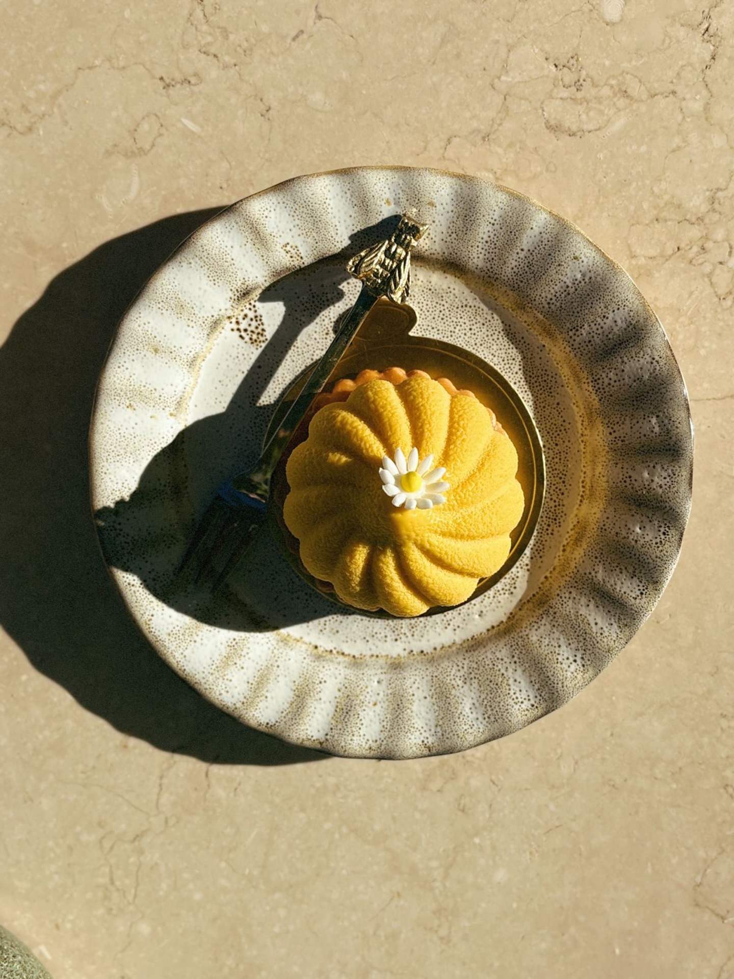 Basking in sunlight and sweetness.
@keshialouw
Available at our Mill House
.
.
.
#lacotte #lacottefram
#franschhoek #millhouse
#sunshine #pastry #spring