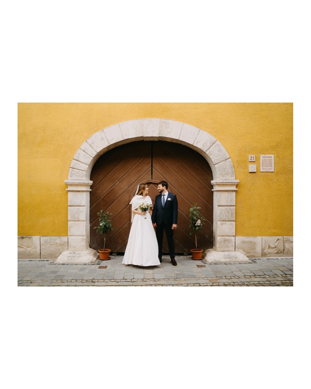 #esküvő #wedding #blackandwhitephotography #bwphotography #storytelling #hungarianphotographer #hungary #lovemyjob #hochzeit #hochzeitfotograf #eskuvoimagazin #instahun #hungarianwedding #tagsforlikes #sonyalpha #mik #fotoklub #igershungary #instagood #follow #photooftheday #picoftheday #katolikus #sonya7iv