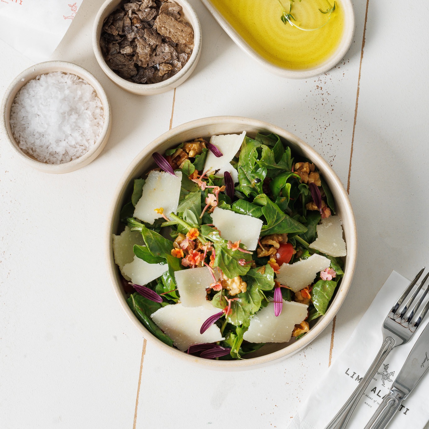 Sağlıklı ama lezzetli bir pazartesi istediğimizde : Lime Alaçatı Salata Çeşitleri 🥗
📍Passion Salata • Alaçatı & İstinyePark