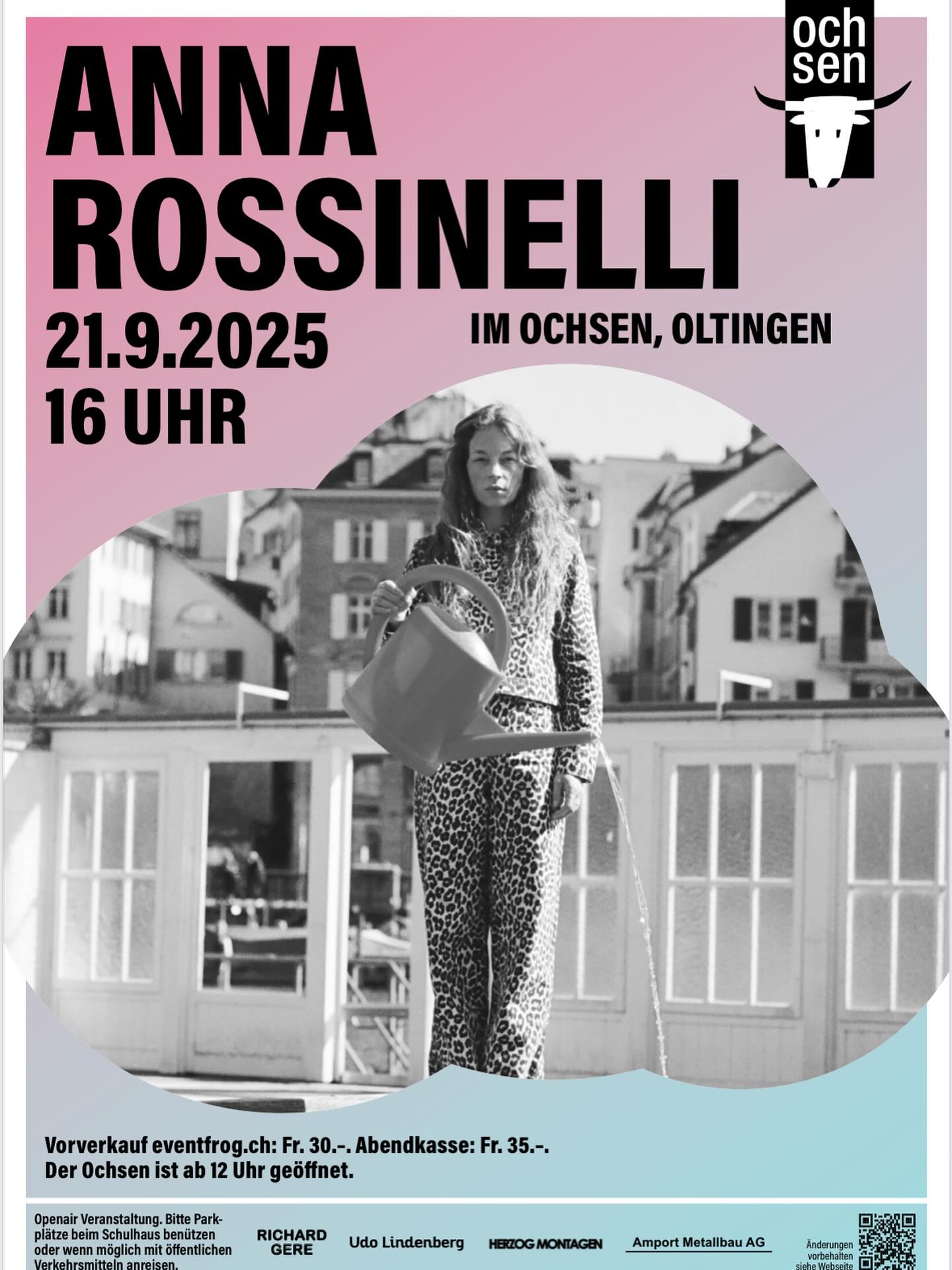 Die bekannte Basler Popsängerin spielt mit ihrer Band bereits zum zweiten Mal im Gasthaus Ochsen in Oltingen. Und gemeinsam machen sie – Anna Rossinelli und der Ochsen – an einem Sonntagnachmittag im Oberen Baselbiet Gross & Klein glücklich.
Vorverkauf via eventfrog.ch: Fr. 30.– bis 21. September 12.00 Uhr
Kasse vor Ort (Bargeld- und Twintzahlung): Fr. 35.–
Ochsen offen ab 12.00 Uhr: Reservation für Essen erwünscht erwünscht #annarossinelli #konzertimochsen #kulturbaselland #ochsenoltingen #ochsenmachtglücklich