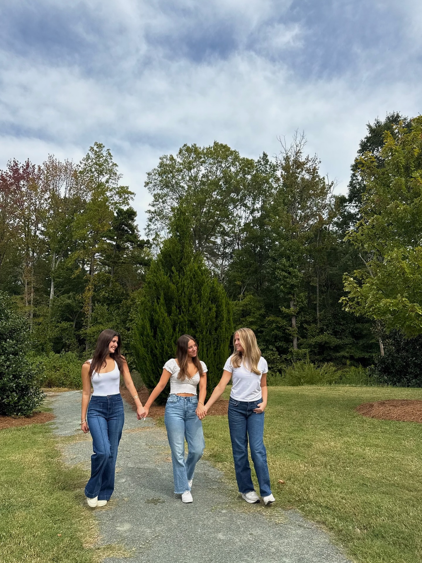 We’re feeling so spoiled with our perfect, beautifully talented new Siglets and have loved getting to know them. Keep an eye out this week as we share more about each of them. We love you girls and couldn’t feel luckier💞