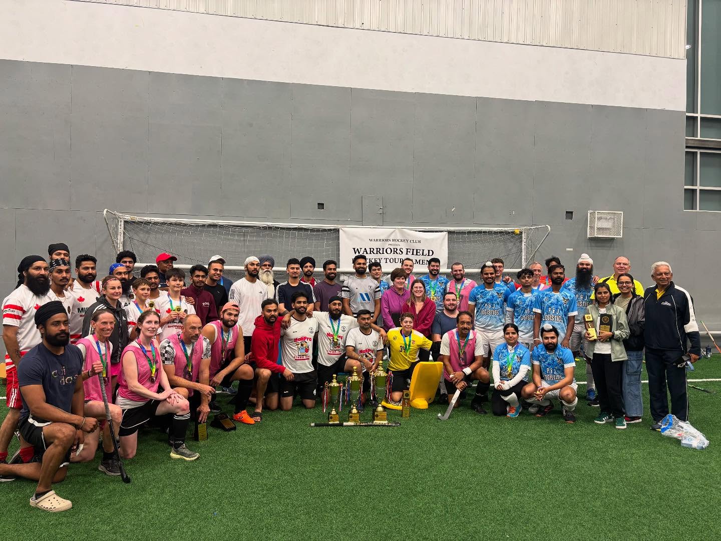 That’s a wrap on the Warriors Field Hockey Tournament in Halifax. It was a fun weekend with some great competition!
Special shoutouts to Lori Ann and Sarah for running tech table, umpires, coaches, sponsors, players, and fans.
🏆 🥇 Congrats to East Coast FHC who came away with the win and a cash prize of $1100!
🥈 Pink Panthers secured second place and a cash prize of $700.
🥉 Atlantic Warriors took home Bronze.
The Warriors organized a fantastic inaugural tournament! Thanks to everyone involved in making it a success.