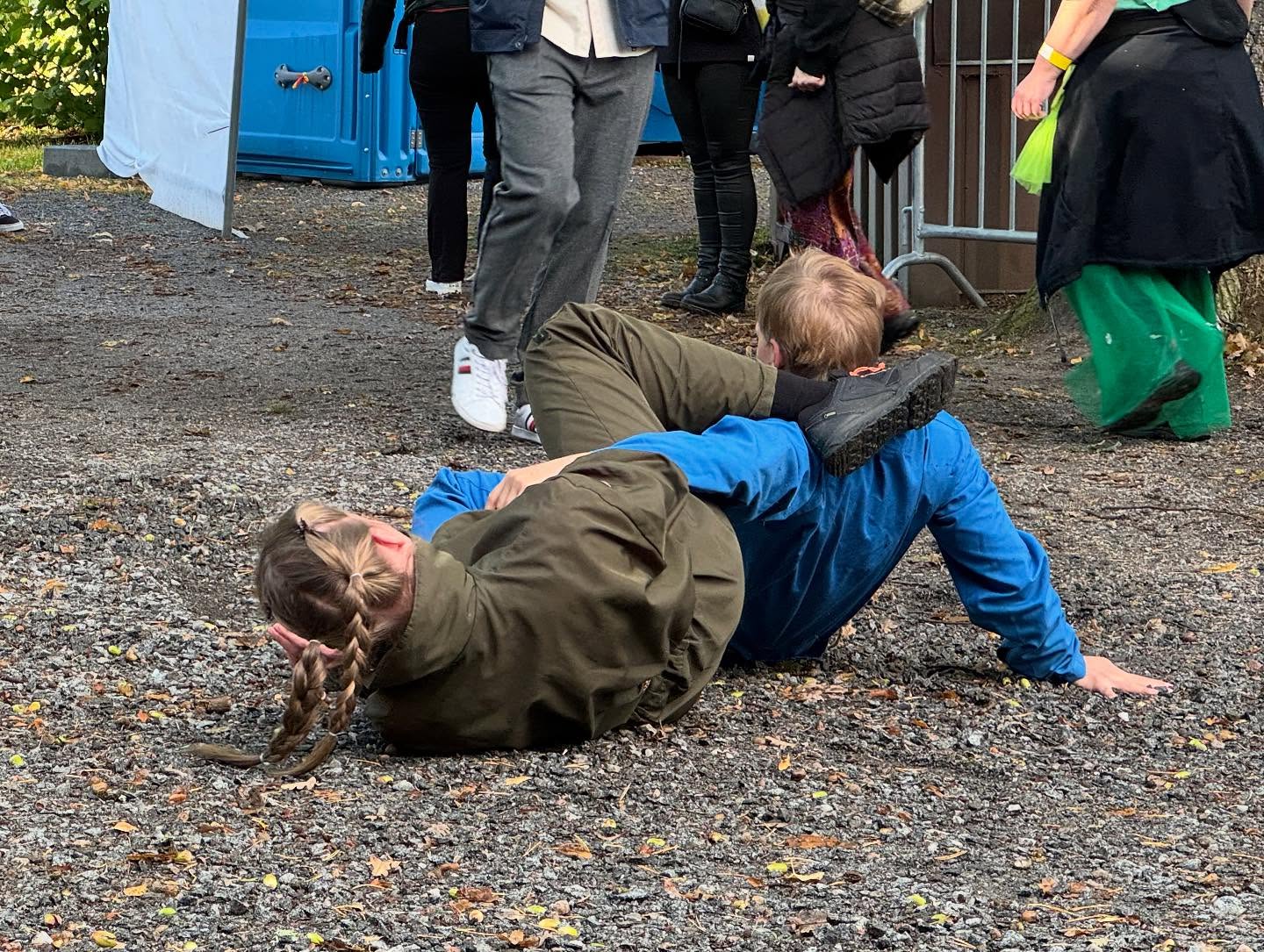 Kiitos @taikasaarifestivaali! Mitkä kekkerit 💘👏🏼🙏🏼 Oli ilo tehdä yhteistyötä!
🪚🔧🔨 @tanja.kunnari @salla.talvikki
🦺 @luotsinpukuvuokraus
📷 @aleksiaromaa