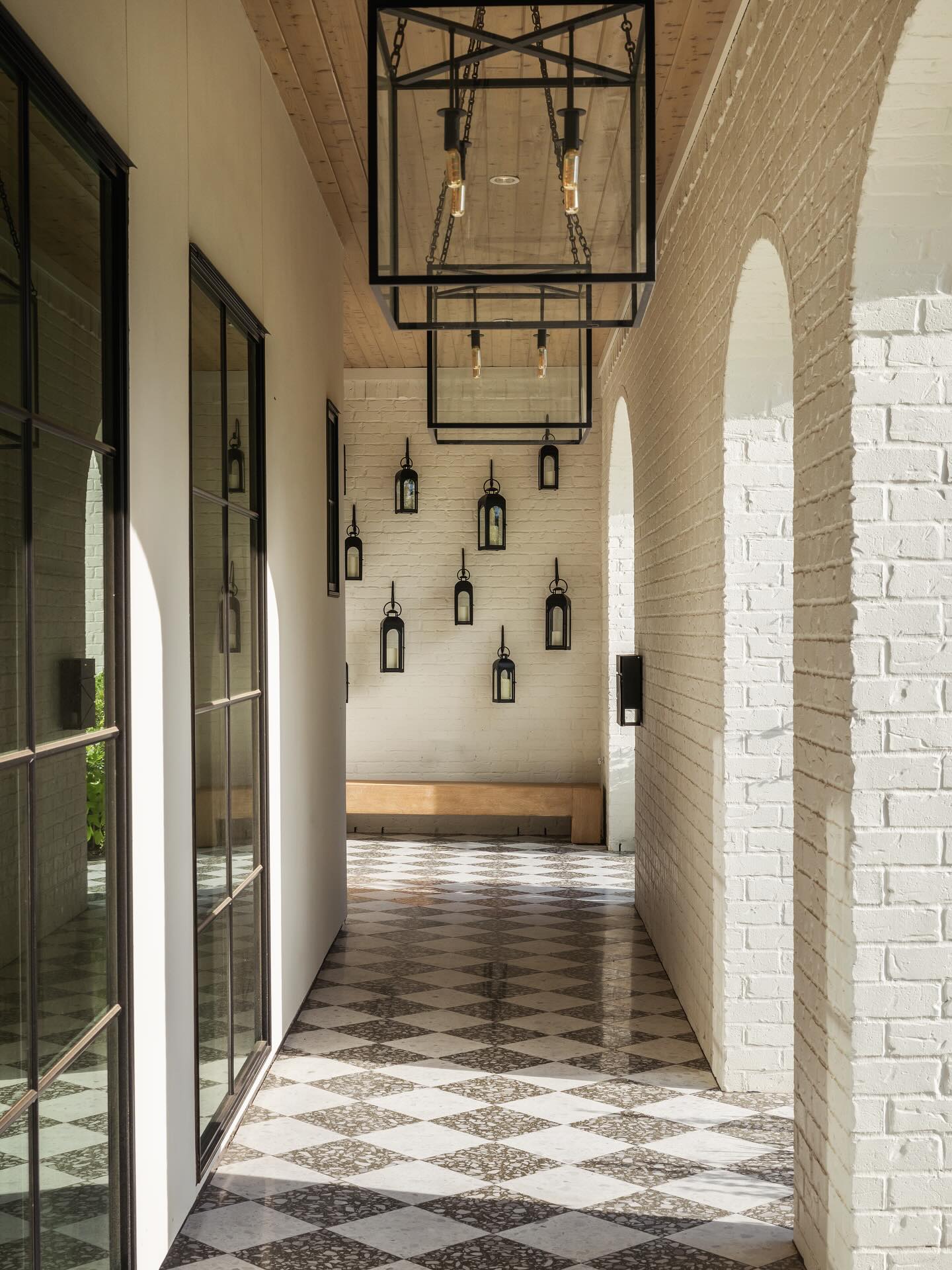 This simple entry porch transforms a simple arrival into something memorable
Architect @studioparkarchitecture
Build @me.development
Interior Design @me.development @saphrincollective
Photography @robertwtsai