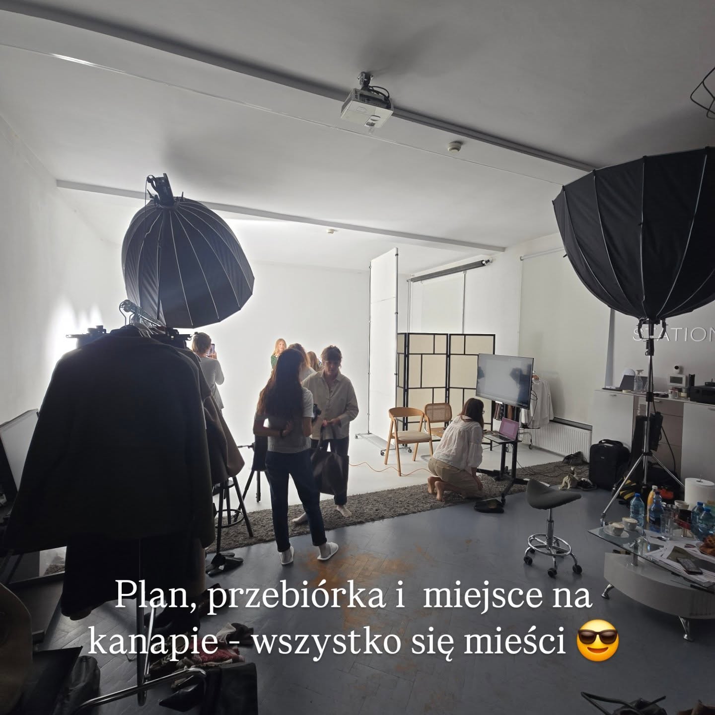 Myślisz że będziesz miał mało miejsca to zerknij na to tyle rzeczy w jednym miejscu gdzie, przebiorka jest fizycznie w innym miejscu w studio zmieściła się również tutaj.
Dziękujemy za zaufanie @some_linen 😊