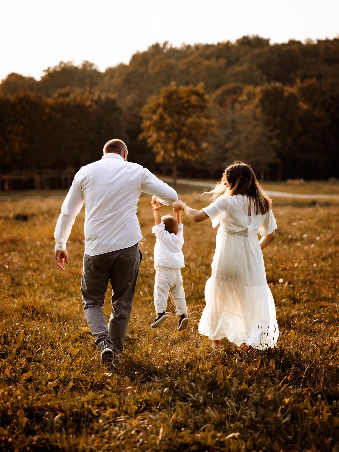 #seancegrossesse 🍂
Une balade en famille pour immortaliser la vie.. 🫶🏼
📸 Elodie.B - Photographie
Photographe basée en Seine-et-Marne & IDF.
Mariage, Maternité, Naissance & Famille.
🌐 www.elodiebphotographie.com
@elodie.bphotographie
elodie.b-photographie@outlook.com
#photographe77 #photographeseineetmarne #photographeiledefrance #photographemariage #photographemariage77 #photographematernite #photographematernite77 #photographegrossesse #photographeparis #shootinggrossesse #shootingbebe #shootingnaissance #shootingnaissance77 #shootingmaternite77