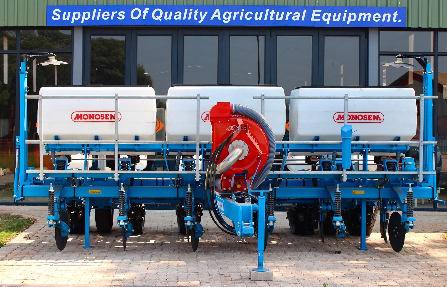 🌱 Transform your planting season with the Monotec monosem Trailed-Type No-Till Planter! 🚜
Skip soil disturbance, lock in moisture, and place every seed with surgical precision—all in one smooth pass.
Why growers choose Monotec:
- True no-till row units slice through heavy residue, preserving soil structure
- Adjustable pneumatic downforce delivers uniform depth across every hectare
- High-capacity seed & fertiliser hoppers cut downtime and boost productivity
- Quick-hitch trailer design gets you field-ready in minutes
Result? Faster emergence, stronger roots, and yields that make every hectare count. 🌾
#Monotec #NoTill #ConservationAgriculture #ZimbabweFarming #Planter #PrecisionPlanting #LozinoInvestments #SmartFarming #sustainableagriculture