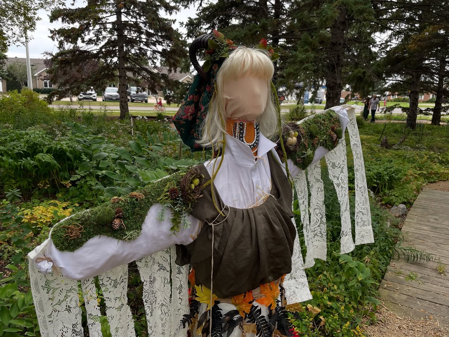 Thanks to all that joined us for Scarecrows in the Garden yesterday! 🍁🎃🍂 It was great to see the garden filled with people (and scarecrows) celebrating the beginning of fall. Thanks to our attendees, volunteers, and donators, we were able to call this another successful fundraiser for NPBGS. Special shoutout to @heart_n_soulcommunitycafe for serving up delicious fare for everyone!