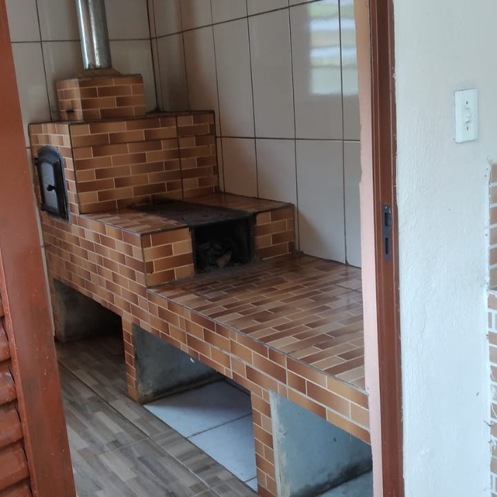 ALUGADO
ALUGA-SE CASA NO BAIRRO ROSÁRIO _ DELFIM MOREIRA.
Sua família merece o melhor! Venha conhecer esta casa espaçosa e aconchegante, o lar perfeito para criar memórias inesquecíveis.
3 quartos para acomodar sua família com conforto.
Sala de estar ampla, ideal para momentos de relaxamento ou para receber amigos.
Cozinha funcional, o espaço perfeito para soltar a criatividade culinária.
R$900,00