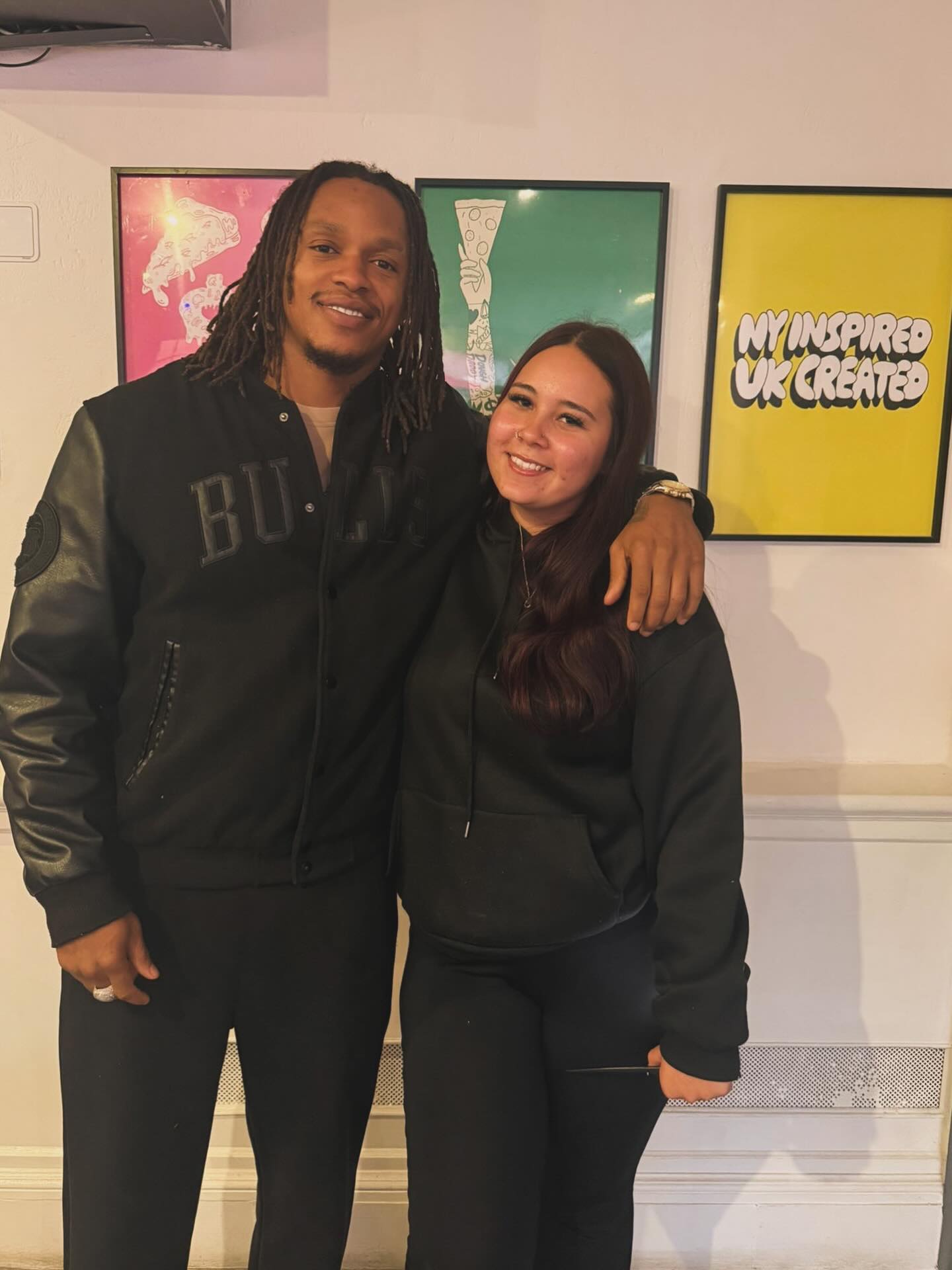 🥊🔥 When a champ meets a challenge!
Boxing star @anthonyyarde stopped by @doughdaddypizza and took on our legendary 24-inch beast — and LOVED it! 🍕💪
“Heavyweight flavors for a light -heavyweight king!” 👑
Come see why the pros are making Dough Daddy their go-to pizza spot.
Think you can handle the 24”? 😏
#DoughDaddy #AnthonyYarde #PizzaChallenge #24InchPizza #ChampionEats #FoodieFriday #BoxingAndPizza #streatham #PizzaLoversUnite