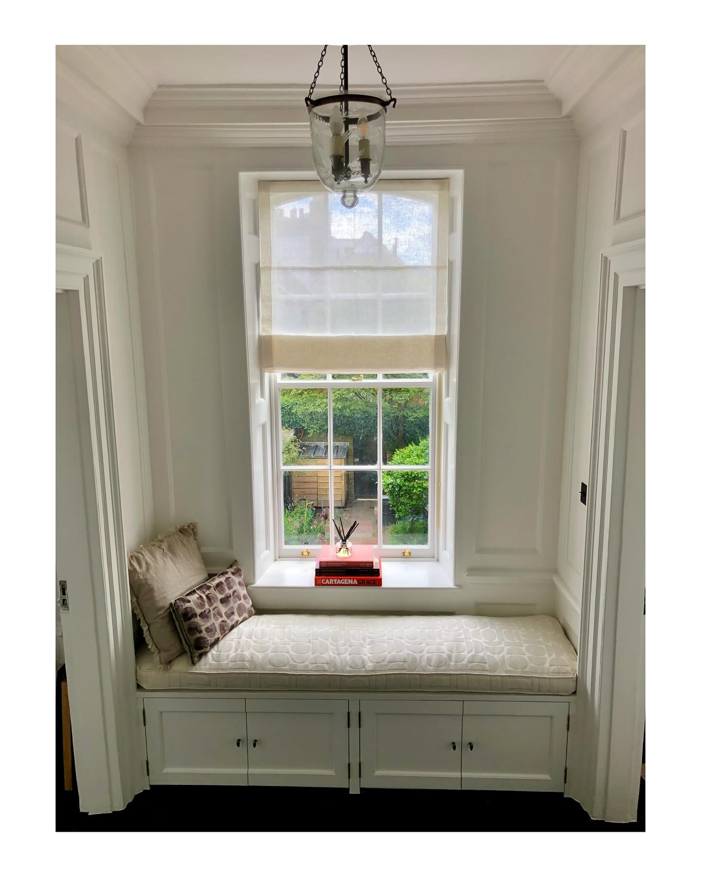 Gorgeous George…
Yep! I loved this landing glow up we did in the most beautiful Hampstead Georgian townhouse.
The seat cushion was made with a stunning fabric from @lelievreparis I just love the Bauhaus inspired shapes and the quality of that fabric is sublime.
As the window is bathed in strong sunlight a sheer roman blind was in order, so we used a soft linen voile from @warwickfabricsuk to reduce the intensity.
I wish it was my landing, don’t you?
#sheer #romanblinds #romanblindmakers #windowseat #windowtreatment #southlondon #softfurnishings #interiorinspirations #smallbusinessowner #luxuryinterior #neutralhome #bespoke #localmaker #balham #tooting #balhamlife #sheerblinds #romanblind #maker #earlsfield #custommade