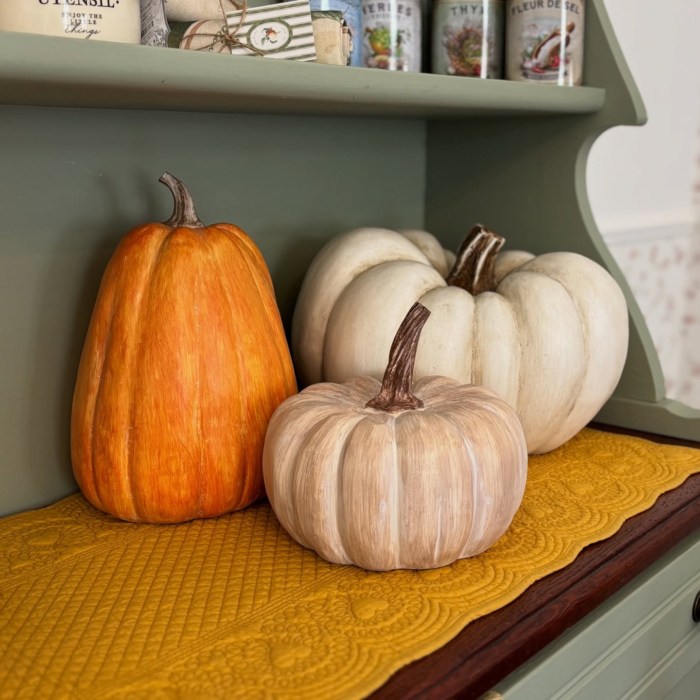 Le zucche più belle di sempre ✨
Sì, sono artificiali e diventeranno il complemento d’arredo perfetto per il tuo autunno 🧡
Ti aspettano sul nostro shop lasoffittadimatisse.com
#autunno #autumn #fall #falldecor #zucca #pumpkin