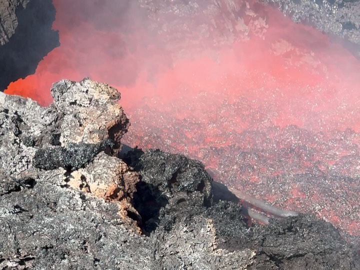 #Etna Lava Trek • Agosto 2025 | Ed un’altra fantastica eruzione è terminata.. grazie Etna ❤️🌋
Agosto è stato per me un mese molto impegnativo.. ma la famiglia, gli amici, i sorrisi di chi ha partecipato alle escursioni, i fantastici scenari di questo strepitoso vulcano.. mi hanno aiutato e mi aiuteranno sempre contro i brutti scherzi che la vita riserva..
Ed adesso andiamo avanti 🥾
#sicily #volcanoes #sicilia #volcanoes #eruption #eruzione #guidevulcanologichesicilia
👉 Info/Prenota
🌍 https://www.etnative.com
📲 +393780861560
Ⓜ️ etnativo@yahoo.it