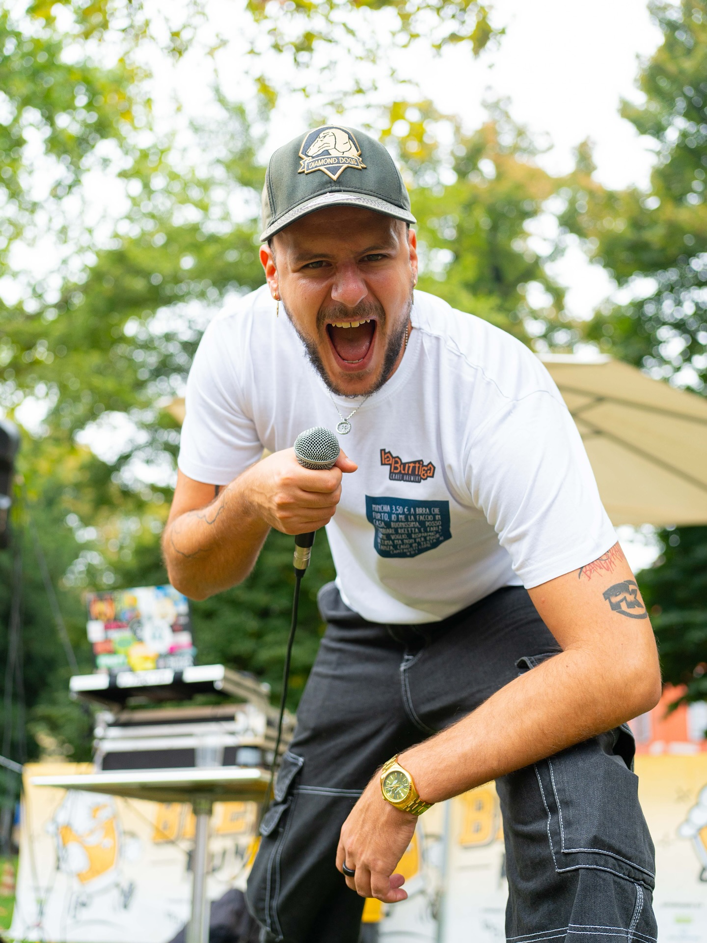 Primo giro di foto della BEER RUN piú incredibile e forse anche alcolica che Piacenza abbia mai visto, grazie a tutti i locali, gli sponsor e quei matti che forse non si possono neanche chiamare atleti, ma hanno corso e bevuto, e grazie anche a @fraprosdoketon ma non ci ricordiamo il perché. #BEERRUN #BEVICOMEUNTORO
