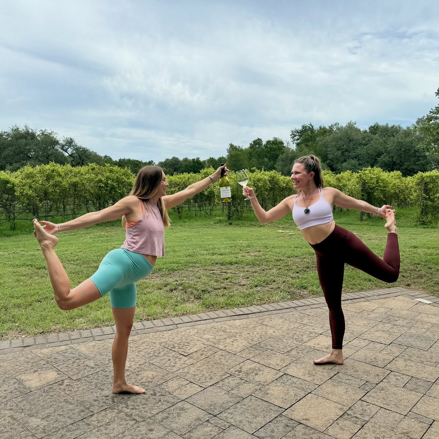 Looking for the perfect Sunday reset? Join us at Fall Creek Vineyards in Driftwood at noon for Vino Vinyasa: a one-hour yoga flow followed by a guided tasting of Fall Creek wines. 🧘♀️🍷
Stay after class for 15% off all bottles of wine🍾