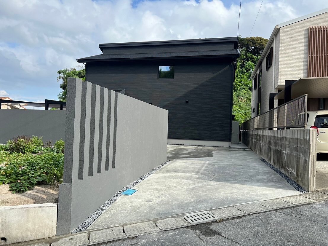 〜新時代への架け橋へ〜
【グランドアートウォール、ローラーストーン】
鹿児島市で外構工事を施工させていただきました☺️グランドアートウォールからローラーストーン、その他にもたくさん外構工事をさせていただきました🤲この度は弊社にご依頼いただきましてありがとうございました😊
【会社概要】
【本社】
株式会社 蒼天産業
鹿児島県霧島市国分広瀬3-31-7
TEL:0995-73-3523
FAX:0995-73-3527
MAIL:soutensangyo@wine.ne.jp
URL:https://soutensangyo.jp
【Ground Art wall 鹿児島認定施工店】
【ROLLER STONE 鹿児島認定施工店】
※各種リフォームローンあります
お気軽にご相談ください
【鹿児島営業所】
鹿児島県鹿児島市川上町1964-3
TEL:099-813-7269
FAX:099-813-7269
【ご案内】
現場が多忙の為、従業員、
アルバイト、協力業者様募集中
各種保険完備、作業服支給
〈作業内容〉
解体工事、ハツリ工事、土木工事、
外構工事、軽作業
気になる方はDM又は弊社にご連絡頂けたら有り難いです。
【グランドアートウォール】
『YouTube ガウチャンネル』
グランドアートウォールの施工紹介など配信中!プロフィールURLからYouTubeご覧頂けます。
『資料請求・見積り無料でご対応』
プロフィールURLから資料請求お申し込み頂けます。お気軽にお問い合わせ、ご相談下さい。
#グランドアートウォール
#グランドアートウォールsg
#グランドアートウォールネオ
#グランドアートプール
#ガウナ
#埋め込み式ポスト
#塀
#目隠し塀
#シャッターゲート
#梁ゲート
#くぐり門
#プライベート空間
#クローズ外構
#外構に新しい提案を
#世界に一つだけの外構
#高さのある塀
#高さが出せる塀
#重厚感
#おしゃれ
#既存ブロックの上から施工
#家族だけの時間
#1cm単位
#自由自在
#防音効果