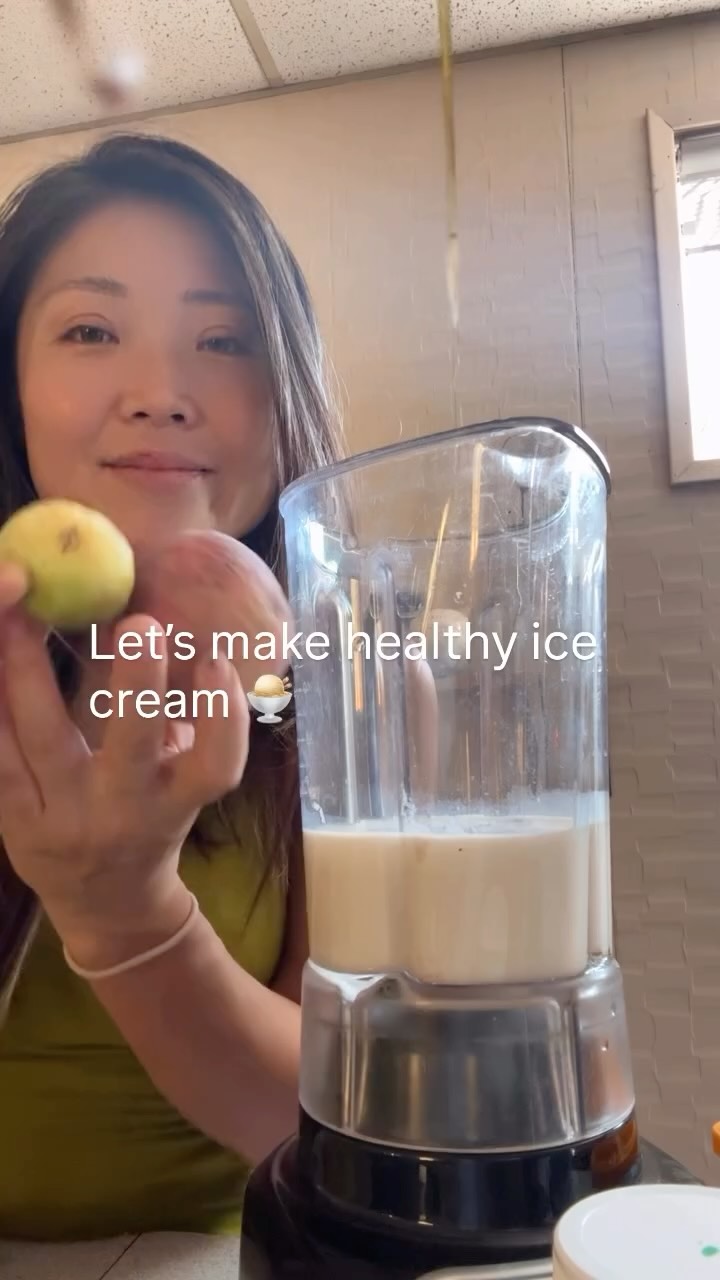Let’s make healthy ice cream!
Sometimes I crave ice cream, but I want to enjoy it without the guilt. I love going to the farmers market, and with the peach and fig season ending, I made this ice cream using peaches, figs, and a touch of honey I picked up at the Pasadena Farmers Market 🌿✨. Their organic products are amazing—definitely check it out on Saturday mornings!
I like to skip regular cow’s milk, but sometimes I use it for calcium. For creaminess and healthy fats, I added cashews. After blending, I always taste and adjust sweetness—even though I only used a little honey. The result? A delicate, perfectly balanced flavor from the peaches and figs 🍑💛.
I even experimented with a little goat cheese in some portions and added fresh grey leaves for fun—it came out so good!
I hope you enjoy it, and I’d love to hear what you think! 💕
#foodforskin #whatyoueatiswhoyouare #nutritionist #healthicecream #cookingclass #japanesefood