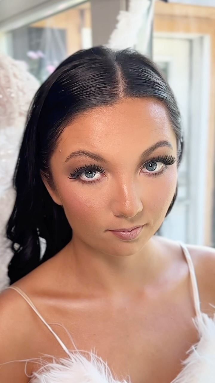 There’s makeup… and then there’s bridal glam that takes your breath away.
Because it’s not just about how you look walking down the aisle. It’s about how you feel the moment you see yourself in the mirror. That’s the magic that carries through every photograph, every hug, and every memory of your wedding day.
Brides who value luxury, detail, and timeless beauty? You’re my kind of bride. 🖤
For glam that lasts all night and photos you’ll love forever—choose Dangerously Beautiful.
Venue: @hinckston_run_farm
Dress: @mbbride
Hair: @_hairbyabbymarie
Photo and Video for this wedding - @84photography_sage - go check them out
Products Used:
Skin Prep: @soniarosellibeauty
Eyes: @armanibeauty eye tints, @makeupbymario master mattes
Brows: @valentino.beauty
Foundation: @armanibeauty
Bronzer: @makeupforever hd palette, and @yslbeauty powder bronzer
Contour: @inglot_cosmetics
Blush: @rarebeauty
Highlighter: @diorbeauty forever glow and backstage palette
Brightening powder: @charlottetilbury
Lips: @makeupforever whatever walnut and @maccosmetics blankety
#bridalmakeup #pittsburghmakeupartist #pittsburghwedding #bridalmakeupartist #pittsburghbride #pittsburghbrides #luxurybrides #fullglammakeup #glamglam #glammakeupvideos #oceaneyes #burghbrides