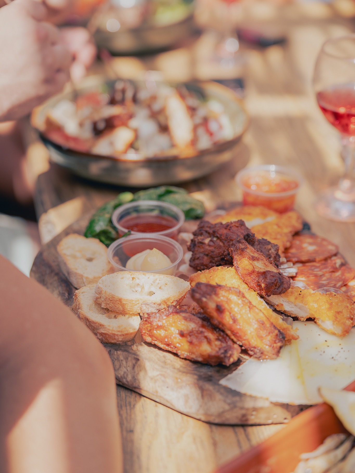 Cette semaine au Nbc
Le restaurant est ouvert tous les midis !
Profitez du soleil, d’une ambiance unique et de nos plats frais en bord de mer.
Canet-en-Roussillon
Réservations : 04 68 73 47 44
#NaudoBeachClub #CanetPlage #Restaurant #BeachVibes #SummerMood #DejeunerFaceALaMer