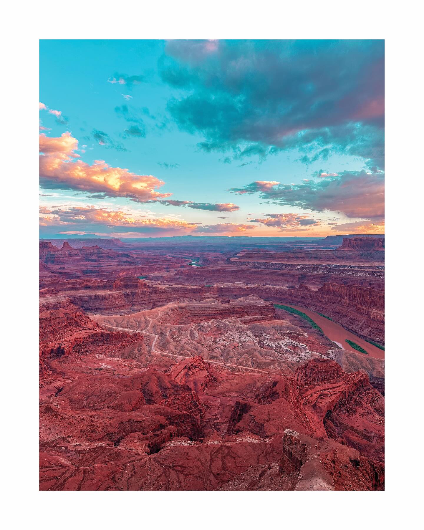 Canyon Rings!
.
.
.
.
.
#deadhorsepointstatepark #utah #statepark #nationalparkstour #roadtrip #travel #canyons #visitutah #moabutah #sunset #hiking #usa #adventure #utahgram #moab #nature #utahstateparks #landscapesphotography #landscape #photography #sky #clouds #red #blue #reddirtcounty #utahrocks #travelphotography #parkrangers #genesis #northamerica