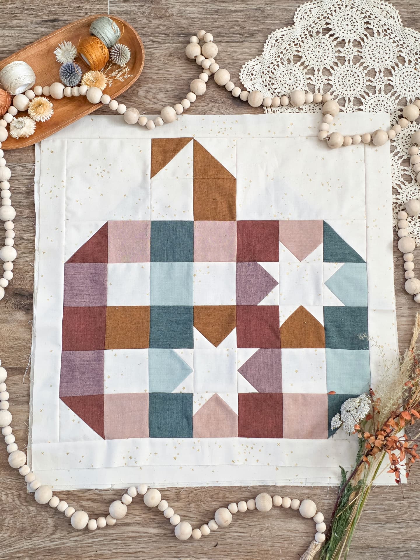 Do you ever sow pumpkins just so you can sew a pumpkin and take a photo of your sown pumpkins with your sewn pumpkin?
I do!
* * * * * * * * * * * * * * * *
Week 2 Block: Pumpkin Plaid designed by @abbymaed
🍂 It's not too late to join us! Sign up at the link in my bio and sew along with us! 🍂
Be sure to check out the other designers!
* Abby @abbymaed
* Dana @carnelianquilting
* Ann @craftymoose_quilts
* Kristina @creamcitystudio
* Emily @patchworkrevivalstudios
* Megan @quiltscoutsofamerica
* Tamara @remivailstudio
* Rachel @sewjoyfulstudio
#SweaterWeatherSampler2025 #ninepatchquiltcollective #abbymaed #fallquilt #autumnquilt #samplerquilt #sewalong #quiltalong #quiltsampler #freequiltblock #modernquilter #modernquilting #modernquilt #quiltingfun #quiltstagram #quilts #quiltyfriends #quiltsofinstagram #pnwmaker #pnwquilter #oregonmaker #oregonquilter #eugenemaker #eugenequilter #heckyessewco