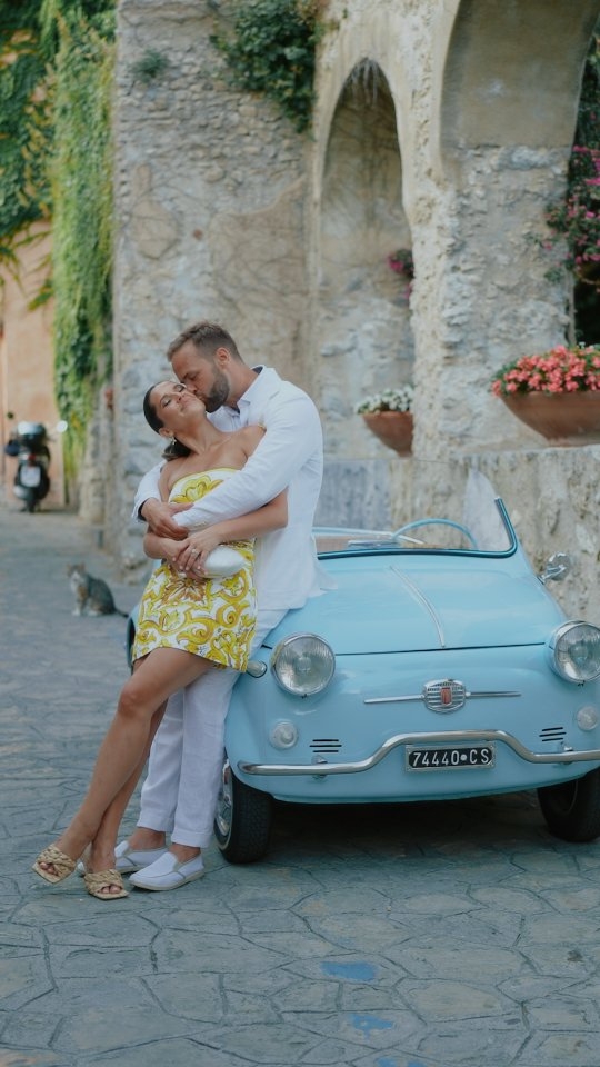 The Dolce Vita!
At Trattoria Da Lorenzo, Caroline & Jase found the true essence of Italy:
good food, real friends, and a joy you can feel in your heart.
It all began with an evening full of light.✨
.
Wedding planner: @the_amalfi_experience
Photographer: @adovasio_photography_studio
Video: @gioderosavideographer
Venue: @trattoriadalorenzo
Flowers @amalficoastflorist
Glam: @beautylivery
See more works⬇️
https://www.gioderosavideographer.com/
.
.
#weddingfilm #wedding #weddingvideo #amalficoastwedding2025 #amalficoastwedding2025 #wedding2025 #weddingbride2026 #wedding2026 #weddingvideo2026