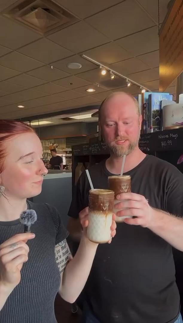 ☕️ Meet some of the faces behind the bar! This week, Hailey interviewed some of the team to share their favorite drinks with you. This week, Ryan talks about his favorite: the Caramel Macchiato!
This drink features layered milk and espresso and is topped with a caramel drizzle that never disappoints.
Swing by and ask your barista what they’re sipping—you might just find your new go-to order 🩷