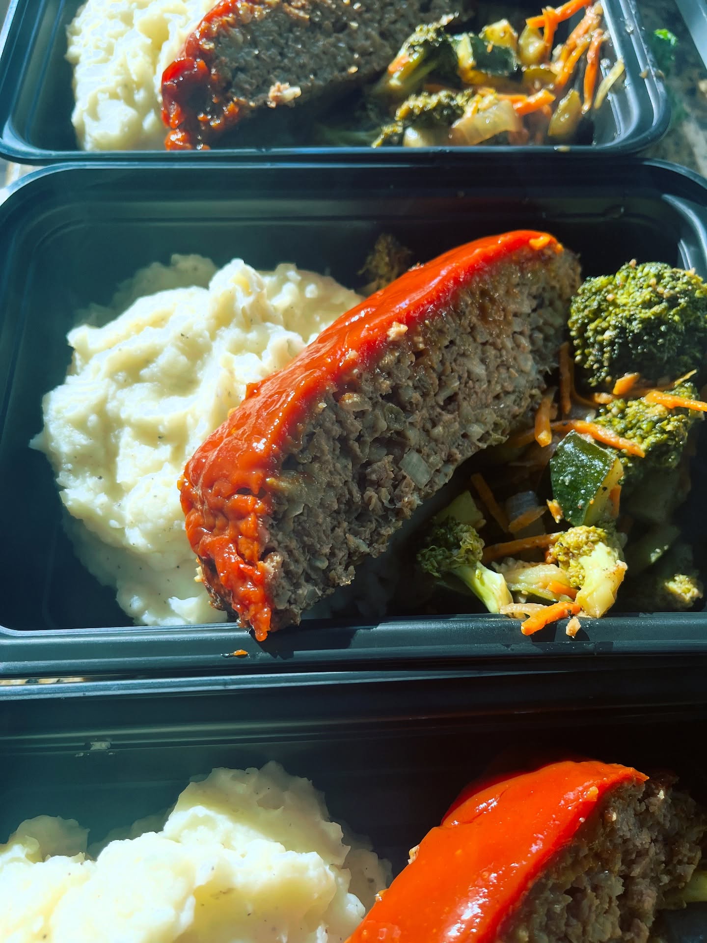 Should I do my pasta or soup food with meatloaf for my next pop up? Both great options in my opinion!! #veganeatswithbri #rvavegans #rvapopup #rvaveganfood #rvavegan