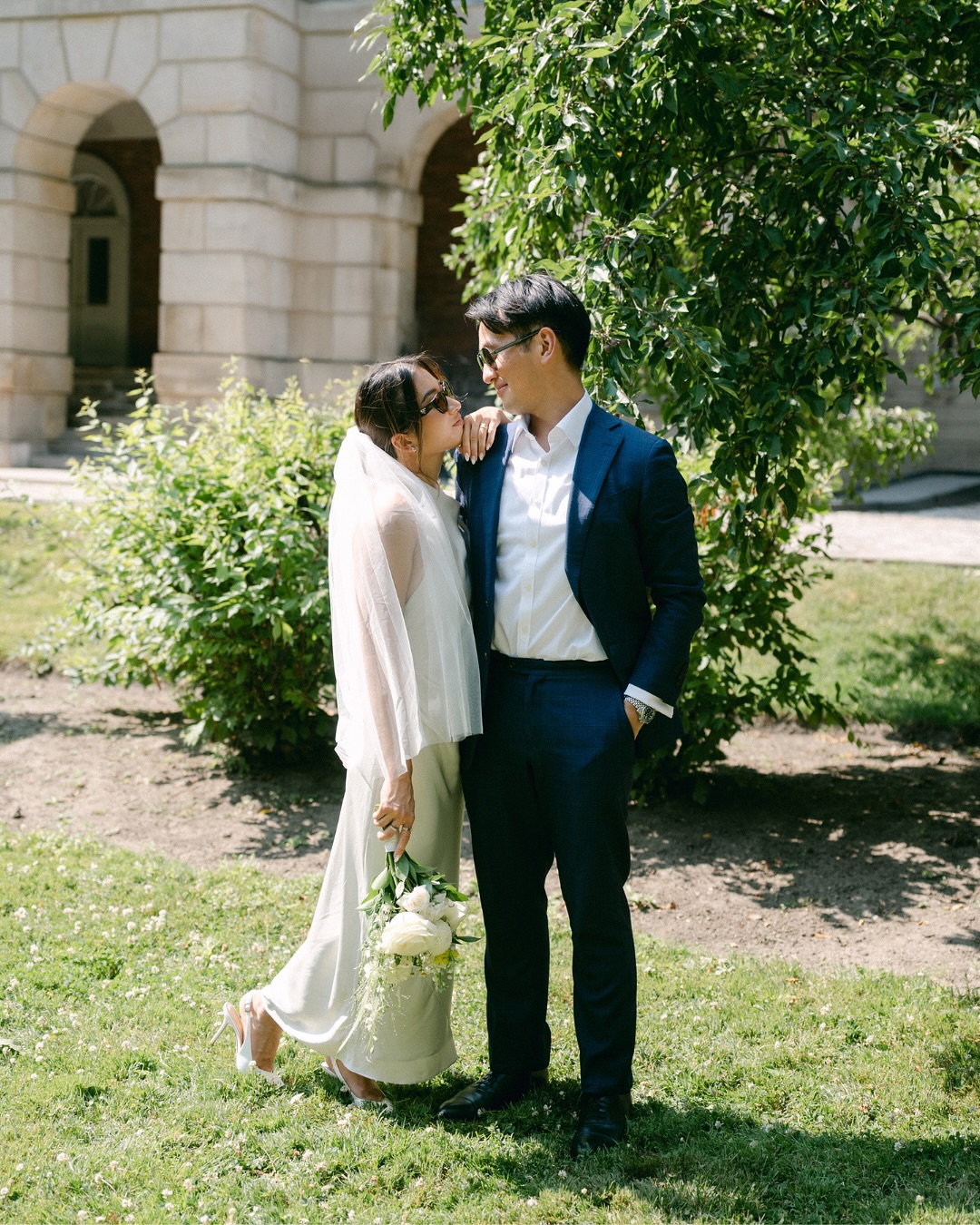 sharing this sweet city elopement with V + E and their pup 🐶🤍