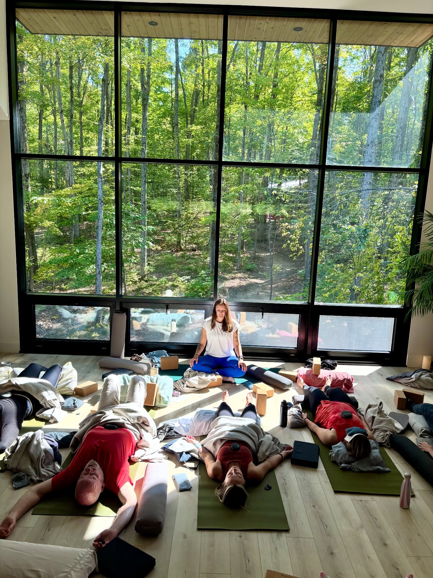 This past weekend it hit me just how far I’ve come.
As I held space for 15 amazing humans and led my VERY FIRST full-day retreat I realized just how different I am.
I’ve gone through depression, anxiety, SA trauma, and a decade long eating disorder. Some days I could barely keep it together and show up for work.
Now I’ve built a 6-figure business and get to use all that I’ve gone through to help people feel safe in their bodies so they can live out their purpose. I meannnn 🤩🤩🤩.
When did it start to shift?
My results started to change when I did the deeper inner work.
✨I reprogrammed my beliefs to feel worthy
✨I upgraded my nervous system so it could hold success.
Grateful for the therapists, teachers, and mentors I’ve had show me the way, especially @adele_tevlin
Because I certainly couldn’t do it alone.
😅I kept getting hooked by the overthinking, the people-pleasing, and the perfectionism.
And now I get to show others how to recalibrate their nervous system. What an absolute dream!
There’s one thing I know for sure:
When your nervous system feels safe your purpose becomes unstoppable.
If you’re ready to experience it join the LIVE Recalibration session (& Launch Party 🎉) I’m hosting on Thursday Oct 2nd.
@cultivatingcalm.life is entering a new era and it’s going to be transformative.
Join us at the session to experience a new level of nervous system soothing.
Link in bio to sign up!
#subconscious #subconsciousbeliefs #neuroscience #subconsciousreprogramming #subconsciousrewiring #manifestationtools #nervousystemsupport #nervoussystemregulation #recalibration