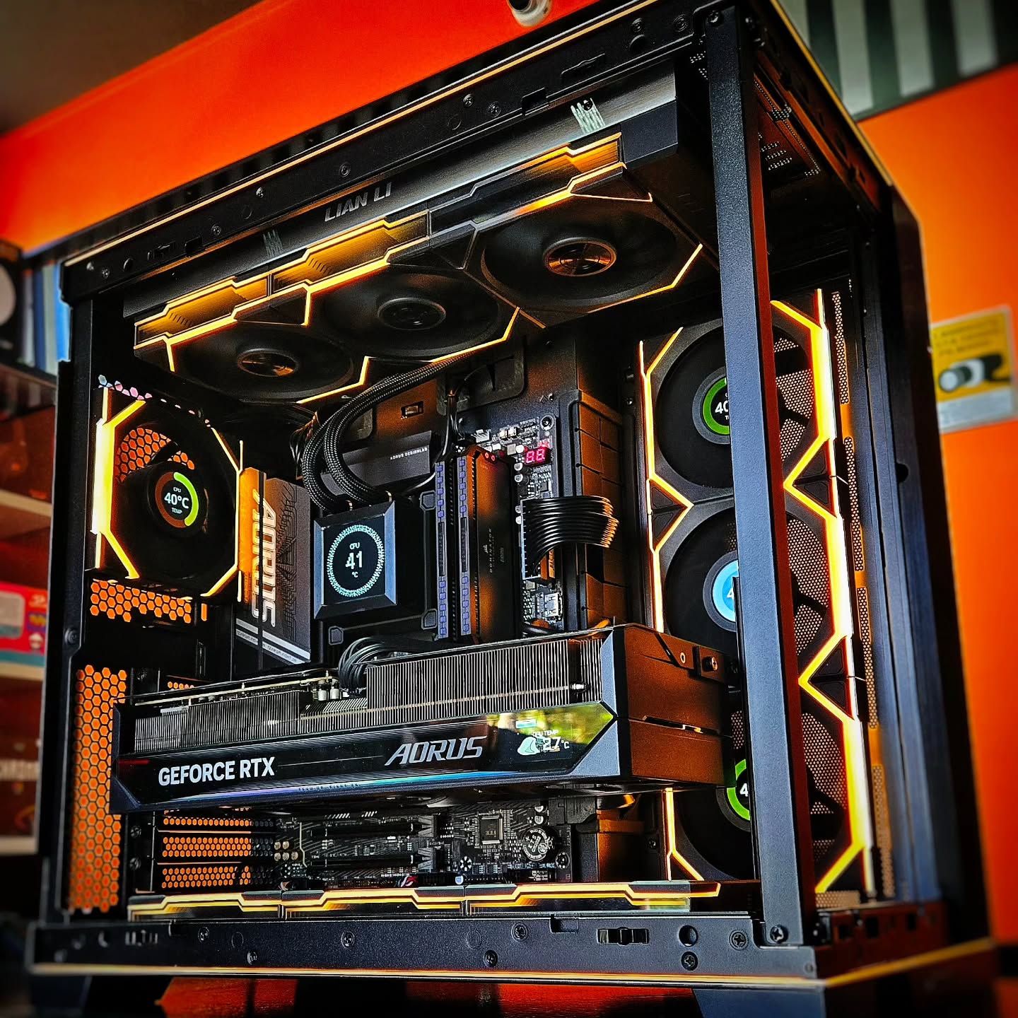 Olha só a máquina que saiu do forno aqui! 🤯 Esse setup é pra quem quer se aventurar no mundo dos games sem se preocupar com nada, só com a vitória. 🎮
É um dos nossos mais robustos e o nosso time já está babando por ele. Se a gente já gosta, imagina o dono! 😎
Curtiu o visual e a configuração? Manda uma DM pra gente para saber como ter um desses na sua casa.
Orçamentos via WhatsApp 🟢 Link na Bio
🇧🇷 Enviamos pra você com seguro 🚛
💳 Parcelamento em até 12x sem juros
🟠 Única Computadores - Criciúma SC
#setupgamer #pcgamer #pcgaming #highend