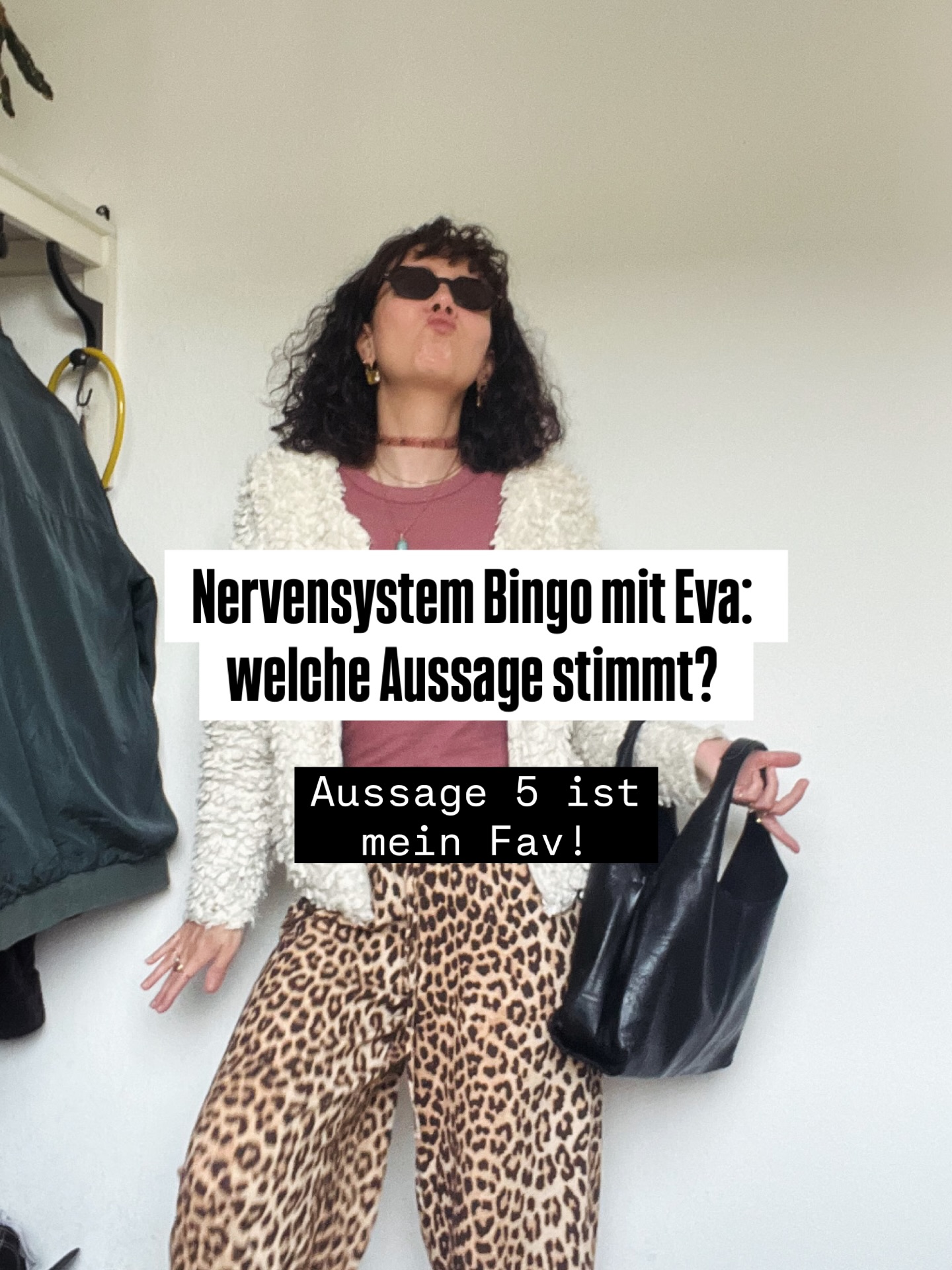 Herzlich willkommen hier auf meiner Inschda Seite und der neuen Reihe ~ Nervensystem Bingo mit Eva 🤓 ~
✨ ich freu mich Mega, wenn du in den Kommentaren mitmacht
✨ lass gern außerdem bisi Liebe da ❤️
✨ vergiss nicht mir zu folgen und die Benachrichtigungen einzuschalten, damit du in den nächsten Tagen die Auflösung nicht verpasst 🫶🏻
💐✨ unter den Kommentaren vergebe ich außerdem einen Platz für eine Woche Messenger Deep Dive mit mir 💐✨
🧠 mit nervensystemfreundlichen, körperorientierten Impulsen, Übungen & Reflexionsfragen 🤯💐
Und damit diven wir direkt Richtung Herbschd 🍁🍂🥮
Soooo - welche der fünf Aussagen stimmt/ nicht und warum? Schreibs in die Kommentare und gewinne eine Woche Deepdive Messenger Magie mit mir 🪄⤵️
Love to you,
Eva ✨
NERVENSYSTEM GESUNDHEIT
PRÄSENZ
MENTAL HEALTH
EMBODIMENT
#embodiment#nervensystemheilung#emotionalrelease#achtsamkeit#feelittohealit#körperarbeit#mentalegesundheit#bodywisdowm#nervensystemregulation