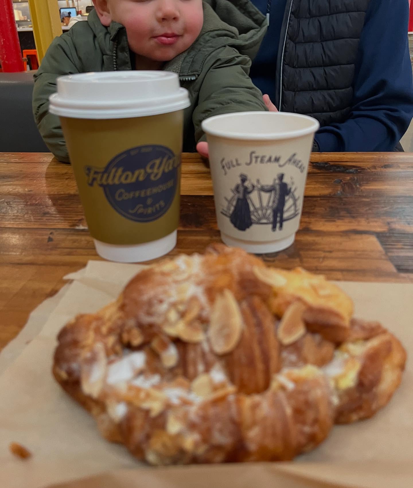 Hey moms, dads, grandparents, and sitters! 👋
Did you know we have a weekly toddler storytime and craft program just for you and your little ones? Come to our coffee shop every Tuesday morning at 9:30 and enjoy your coffee while your little one gets some activity and playtime! We have kid-friendly drinks and snacks too 😋