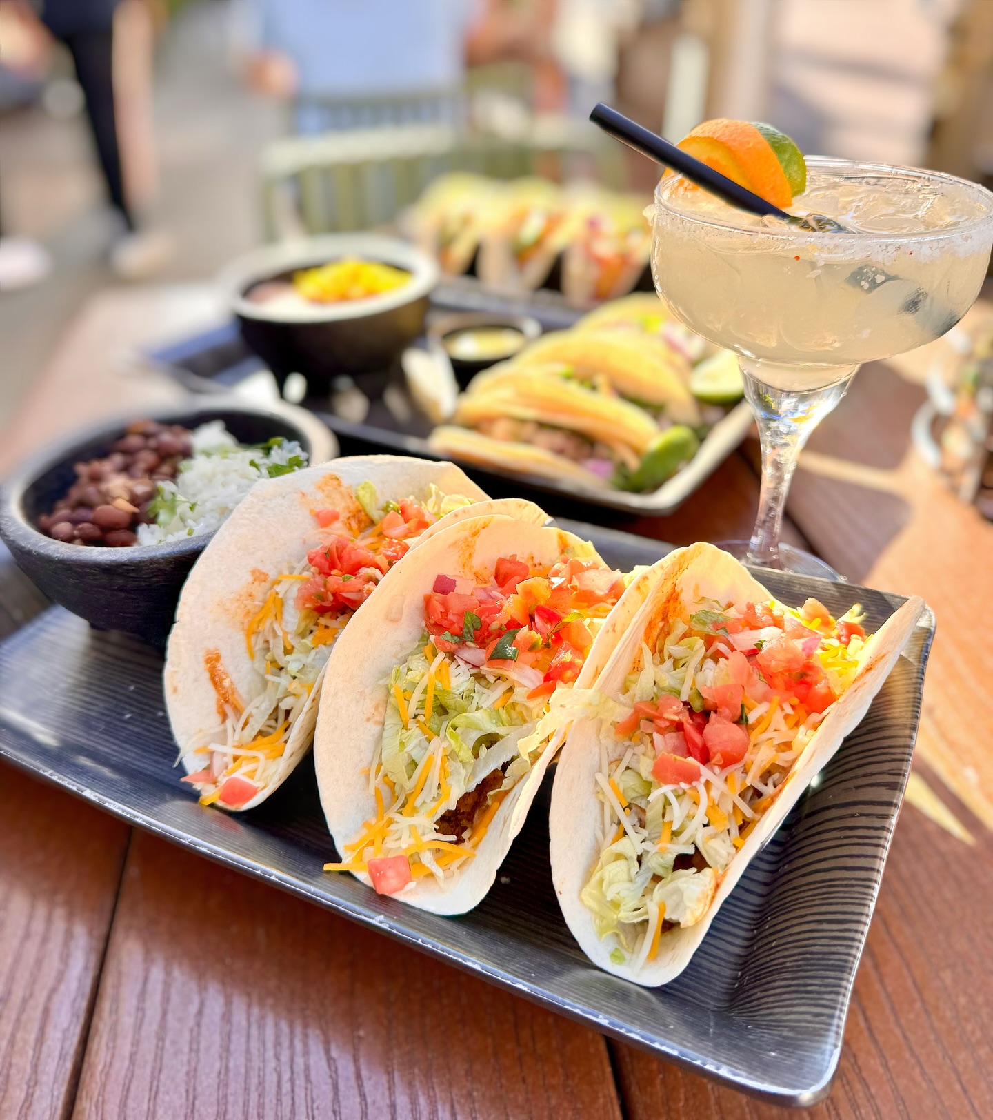 🌮 Happy Hour is calling—Cabos Cantina is the place to be! 🌮
Kick back and treat yourself to our NEW HAPPY HOUR featuring $2 Pork, Chicken, or Beef Classic Tacos!
🍹 Plus, enjoy BOGO cocktails from 3–6PM!
Grab your crew and meet us at Cabos Cantina!
.
.
.
.
#caboscantina #downtownfortmyers #swfl #happyhour