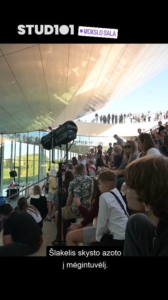 N2 mokslo šou „Mokslo šurmas“ Rugsėjo 1-oji
Profesionalių mokslininkų-fizikų komandos pasirodymas, kuriame eksperimentuojant įvairiais cheminiais ir fizikiniais elementais parodoma žaisminga žinių pasaulio pusė.
Pilnas įrašas Studio101 youtube www.youtube.com/@Studio101lt
@n2pasirodymai @mokslo_sala #mokslosala #kaunas #studio101Kaunas #videostudijakaune