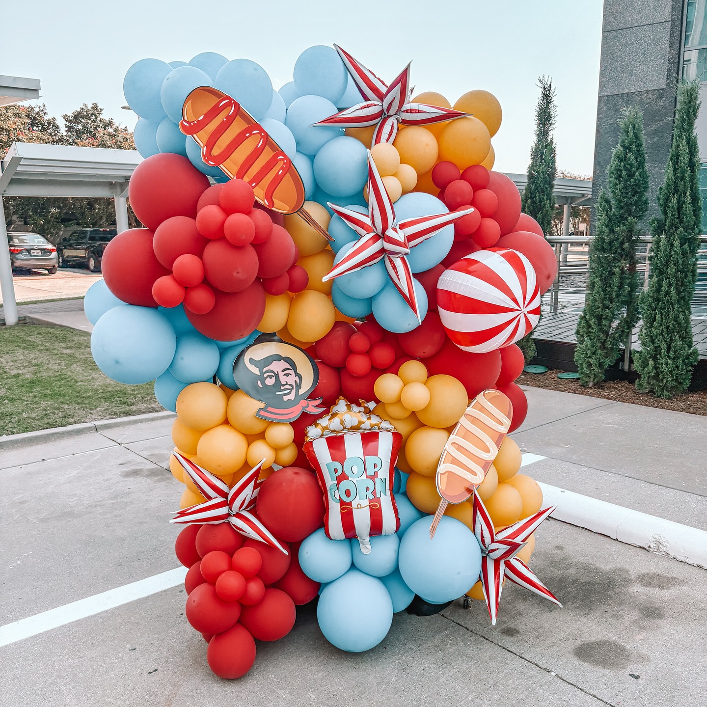 HOWDY FOLKS!! π
Whoβs ready for some @fletcherscornydogs and BIG TEX at THE STATE FAIR OF TEXAS!!! π€