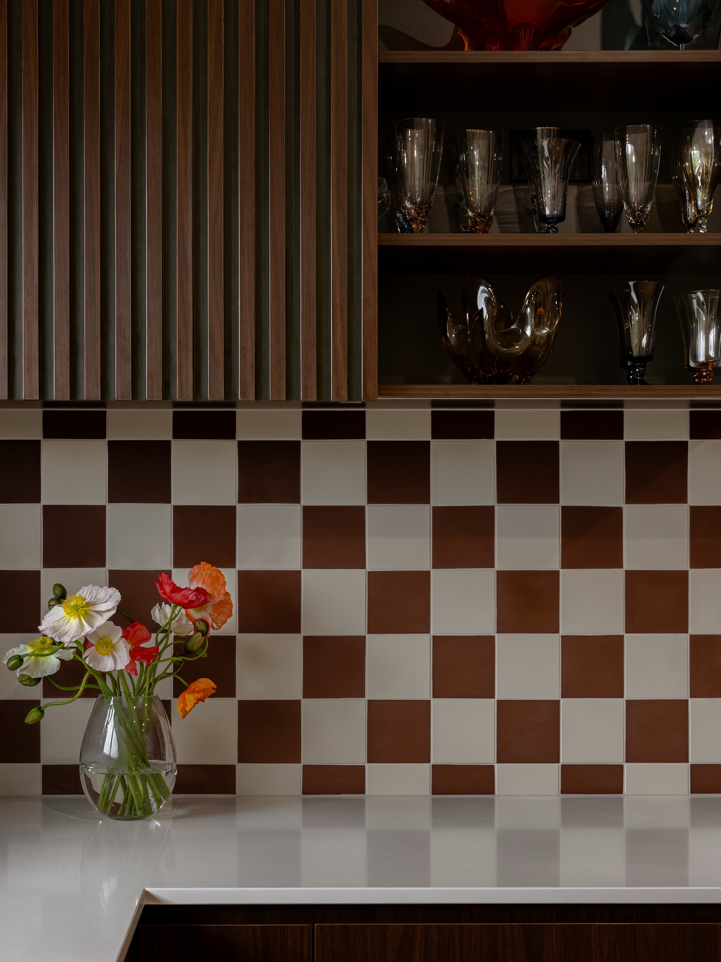 Mid-Century Magic in Newport 🤎💚
Builder: @bairdbuilt
Joinery: @localcabinets
Photographer: @bridietomkinsphotography
#kitchenreno #kitchenrenovations #midcenturymoderndesign #midcenturymodernhome #joinerydesign #mcmhome #midcenturyliving #midcenturydesign #sydneyinteriors #sydneyinteriordesigner #sydneyinteriordesign