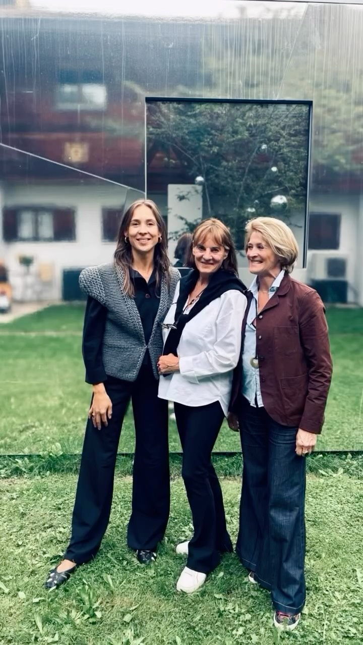 Das war wie immer ein Fest mit euch @modemoosbrugger
Danke für die langjährige Partnerschaft! 💗
Wir kommen wieder!
Für alle, die es verpasst haben eure letzte Chance uns am Dienstag noch in München zu treffen, bevor wir uns erst mal wieder in Richtung Berlin aufmachen.
Nutzt die Gelegenheit uns hier in der Region zu einem kostenlosen Termin zu treffen und meldet euch jetzt an unter: www.tobias-redesign.de/roadshow
Wir freuen uns auf jeden einzelnen von euch!
#roadshow #upcyclingservice #keepitintheloop