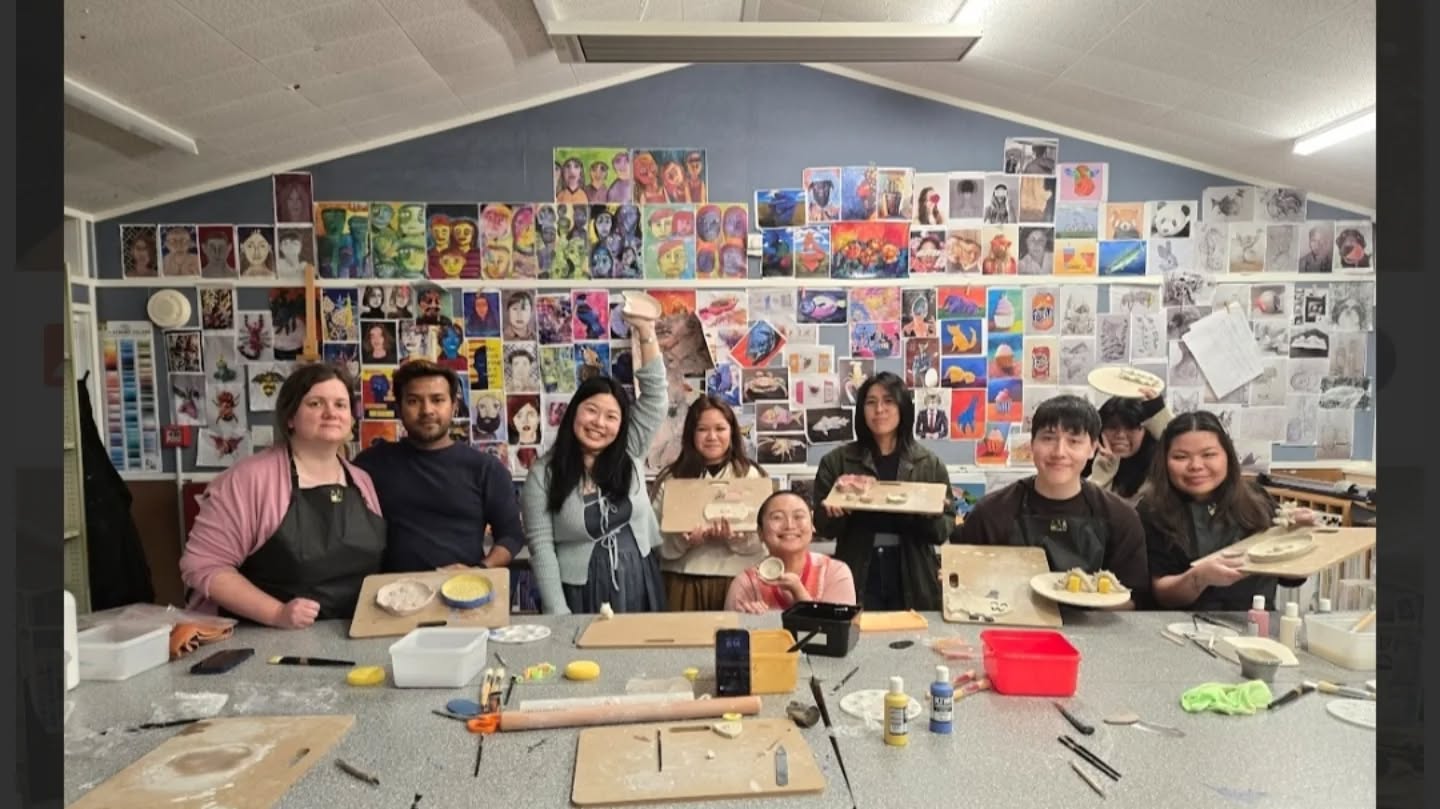 Clay making session 😍
if you missed out this time round, please keep an eye out on our JetAA AKL events! Thank you to our host Ian and of course our wonderful and talented Jet Alumni Catherine for sharing her knowledge and creative expertise!
@shio.pan.ceramics follow her for more tips and tricks 😉
Check out these cool sculptures ready for the kiln! ☺️ Keep an eye out for our next event: Hanami 💐🌺🌸🌼