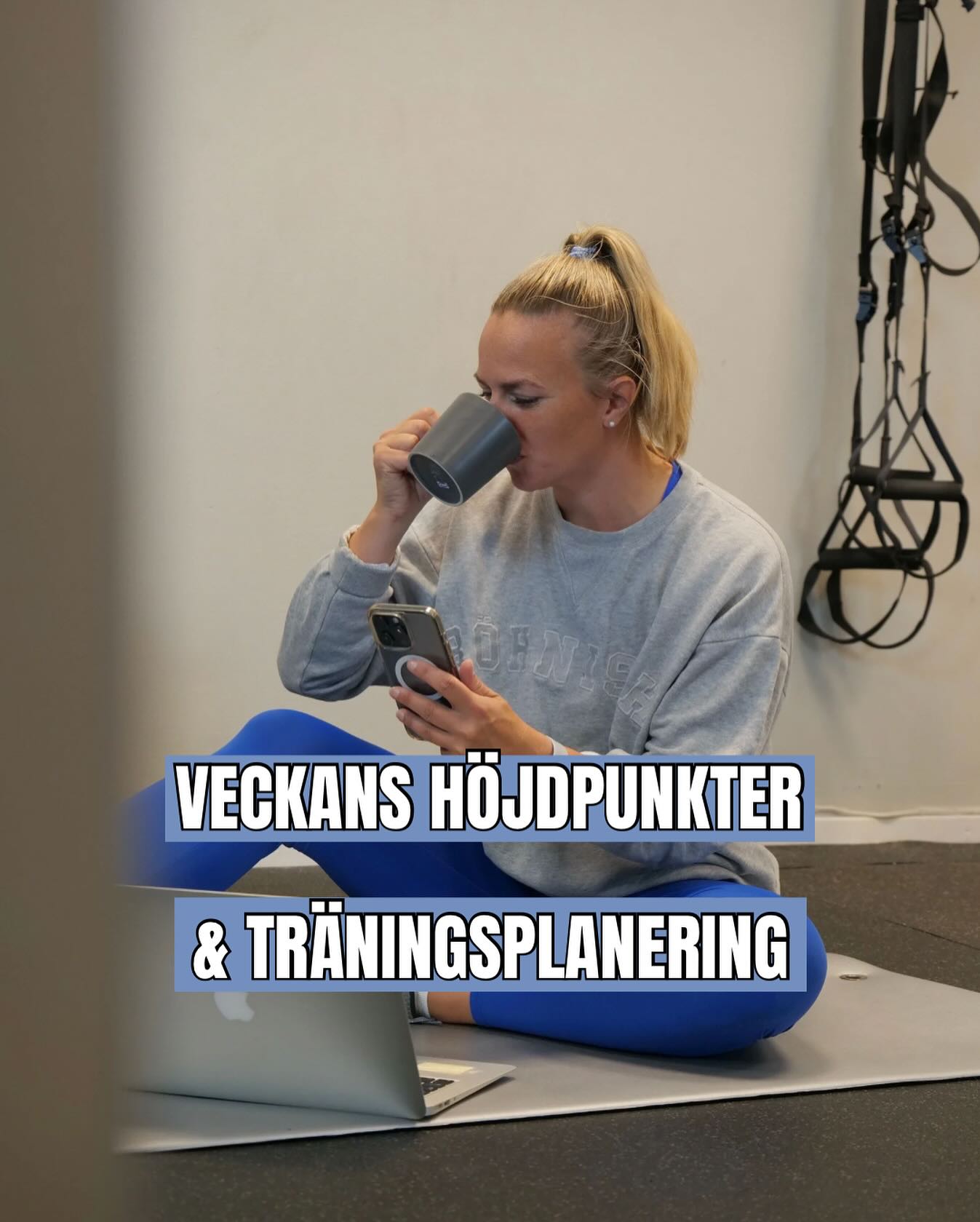 VECKANS HÖJDPUNKTER & TRÄNINGSPLANERING
Då var ännu en helg förbi och vi har en n y vecka framför oss. För min del är den FULLSMOCKAD, men av erfarenhet vet jag att massor kan hända. Uppstartsvecka med nya grupper i studion, tänk att vi kör 25 pass varje vecka 💪🏽
Den här veckan vet jag inte alls hur jag ska få till det med löpningen. De dagar jag har längre luckor behöver jag få plats med annat. Men ETT pass ska jag få in 🏃♀️➡️
Här delar jag med mig av några höjdpunkter från min vecka & min träningsplanering. Vad gör du i veckan? Finns det något du ser extra mycket fram emot? Berätta!
🔹MÅNDAG
▪️Aktiv Barnvagnspromenad kl. 10.00 i sällskap av @fotograf.elin
▪️Träning i studion med @asabea - äntligen!
▪️Simskola med FIlippa, alltid en höjdpunkt 💦
🏃♀️Promenad 5km
🔹TISDAG
▪️Uppstart i studion för alla mina träningsgrupper 🙌🏽
▪️Workshopen “Träning efter graviditet” med mammorna i studion 💙
🔹ONSDAG
▪️Vattengympa på Sturebadet 💦
▪️Admindag & frukost med mig själv, skön morgon 👩🏼💻
▪️Uppstart av vår GRAVIDYOGA med Julia, det finns fortfarande platser kvar om du vill boka in dig 🧘🏼♀️
🏋️♀️ Helkroppspass
🔹TORSDAG
▪️Mamma- & gravidgrupper hela dagen, jag har världens bästa arbete!
🏃♀️Promenad 5km
🔹FREDAG
▪️PT klienter i studion
▪️Bäckenbottenpatient 💜
▪️Uppföljning med onlineklient som varit på återkontroll 👩⚕️
🏋️♀️ Rumpa/Ben
🔹LÖR/SÖN
▪️Fotbollsmatcher för Freja, heja Djurgården ⚽️
▪️Umgås med familjen
🏃♀️ Ett pass på Djurgården
📷 Tack @fotograf.elin för foto
