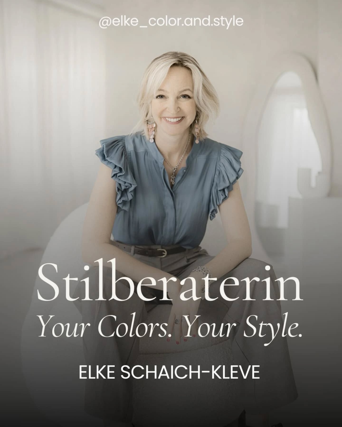 ✨ Erfolgsgeschichte von Elke ✨
Elke war bereits Stilberaterin – doch sie wollte ihr Wissen vertiefen und hat sich für die Ausbildung bei Your Colors. Your Style. entschieden. Eine wertvolle Erweiterung ihres Repertoires! 👏🏻
In ihren Worten:
Besonders geschätzt hat sie, dass die Ausbildung weit über Typologie hinausgeht: Themen wie Smarter Kleiderschrank, Personal Shopping und Marketing haben ihr Business klarer positioniert und ihre Sichtbarkeit gestärkt 🎯
Ich bin unglaublich stolz, dass Elke nun offiziell eine Stilberaterin Your Colors. Your Style. ist! Sie ist großartig in ihrer Arbeit und wird noch vielen Frauen helfen, ihre Schönheit selbstbewusst zu zeigen 🩷
Klicke auf den Link auf meine Bio um mehr über die Ausbildung zu erfahren 🚀
